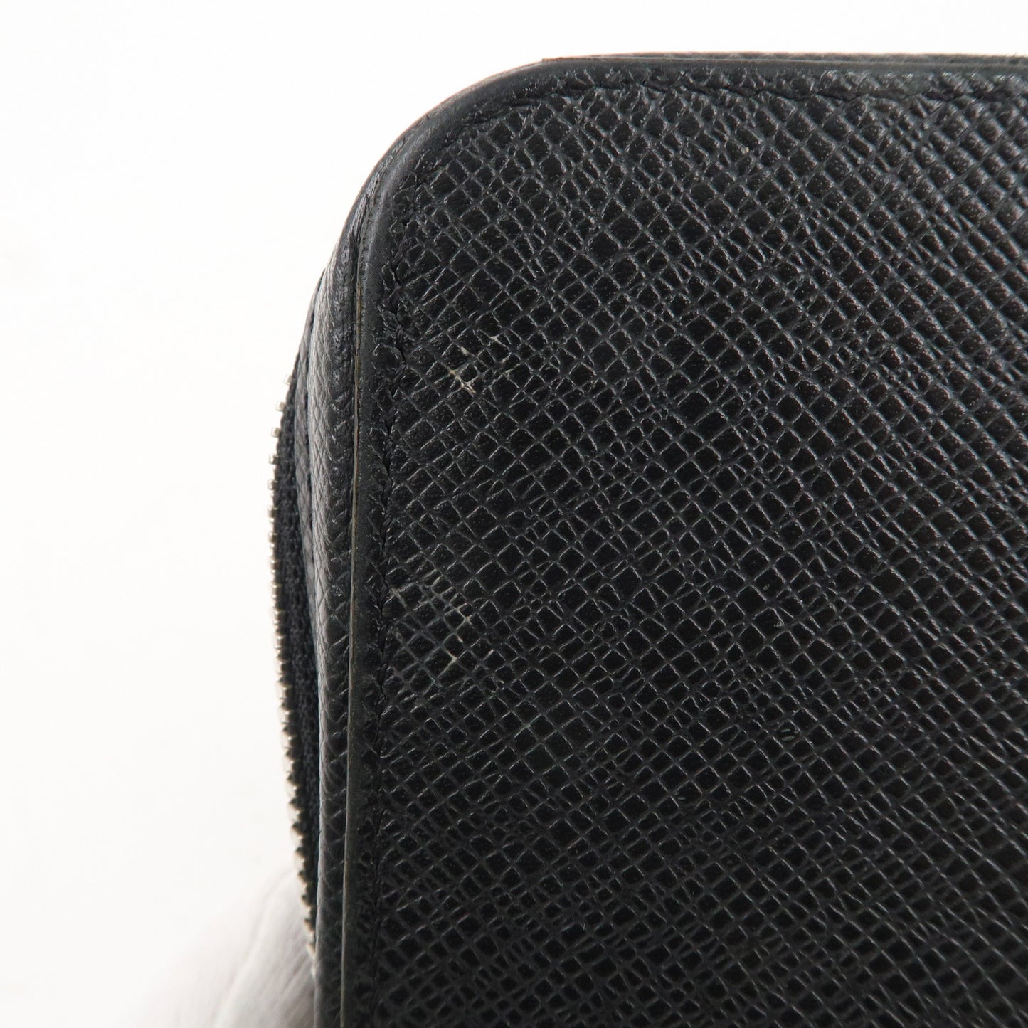 Louis Vuitton TAIGA Zippy xl wallet (M44275)
