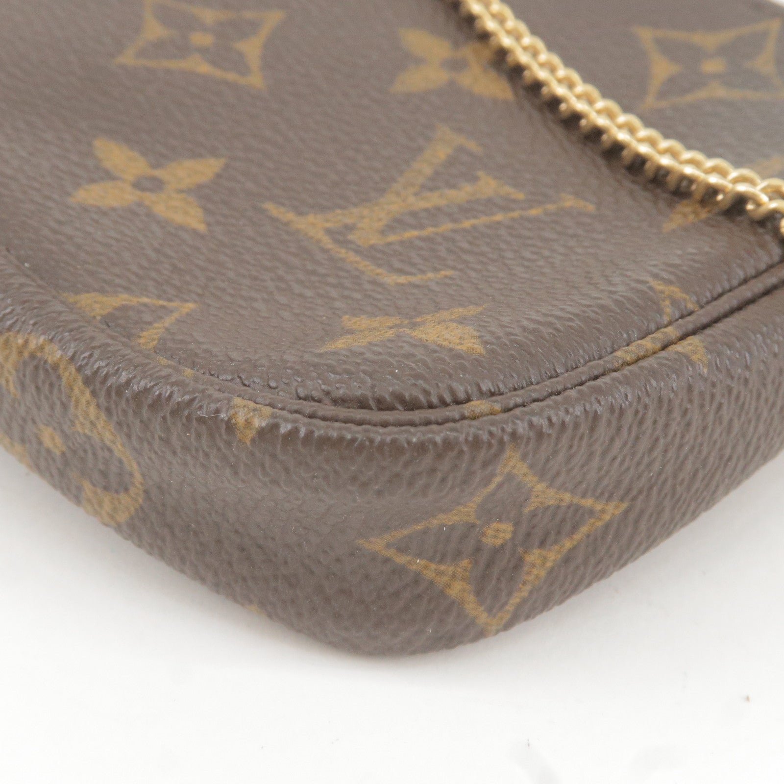 Louis-Vuitton-Monogram-Mini-Pochette-Accessoires-Pouch-M58009