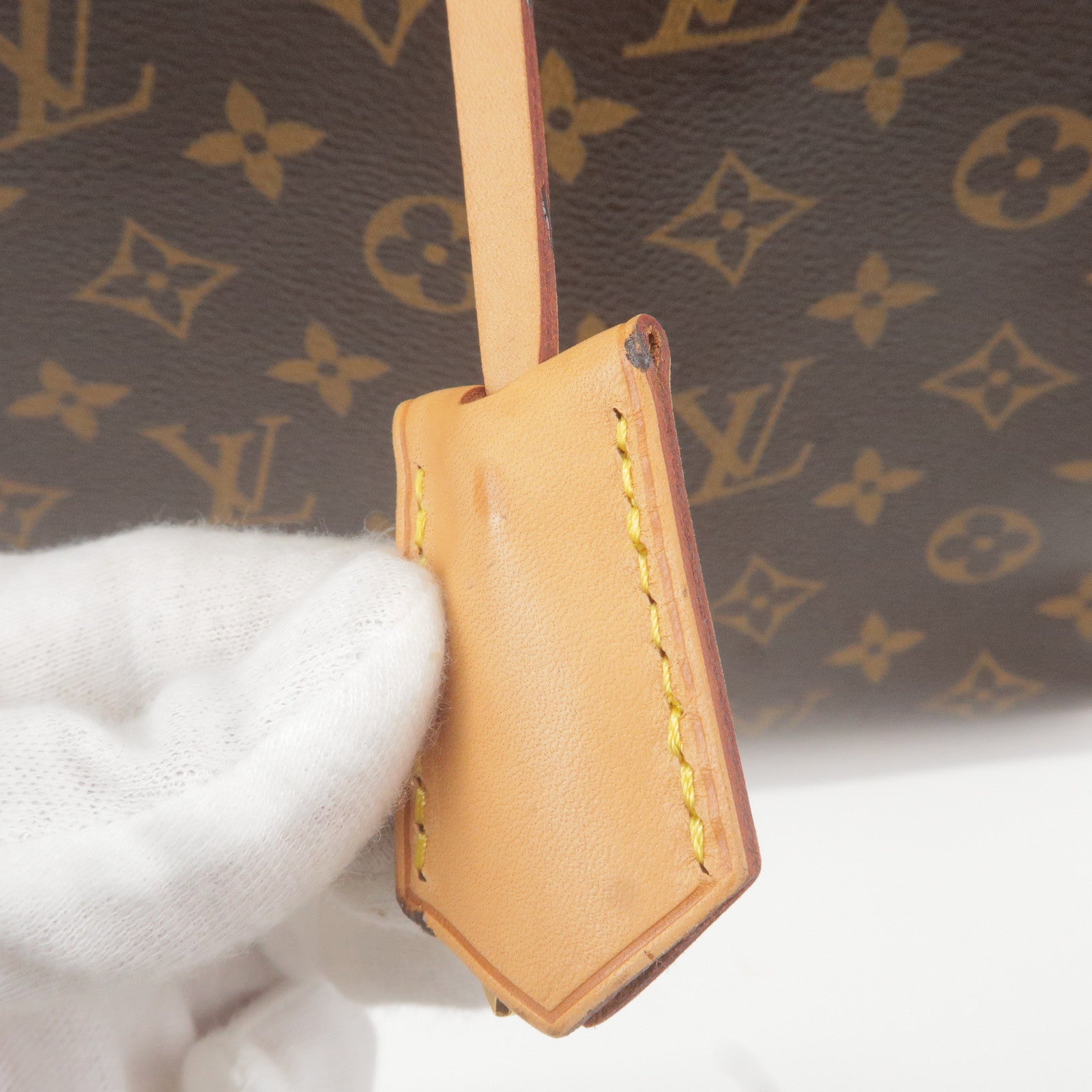 HOW TO: Easy Way to Attach LOUIS VUITTON CLOCHETTE Key Bell