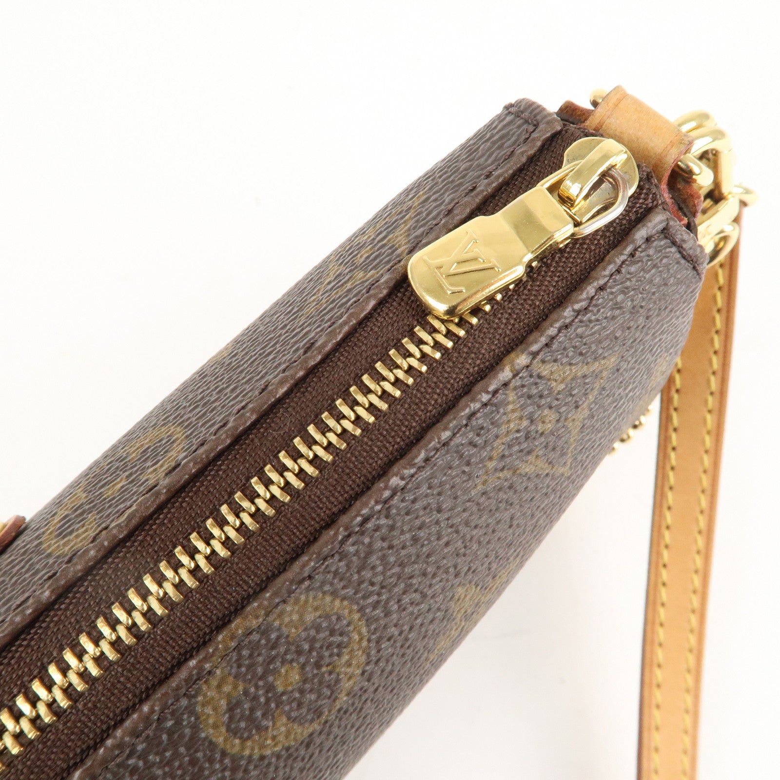 Authentic Louis Vuitton Eva Clutch Monogram M95567 Zippered