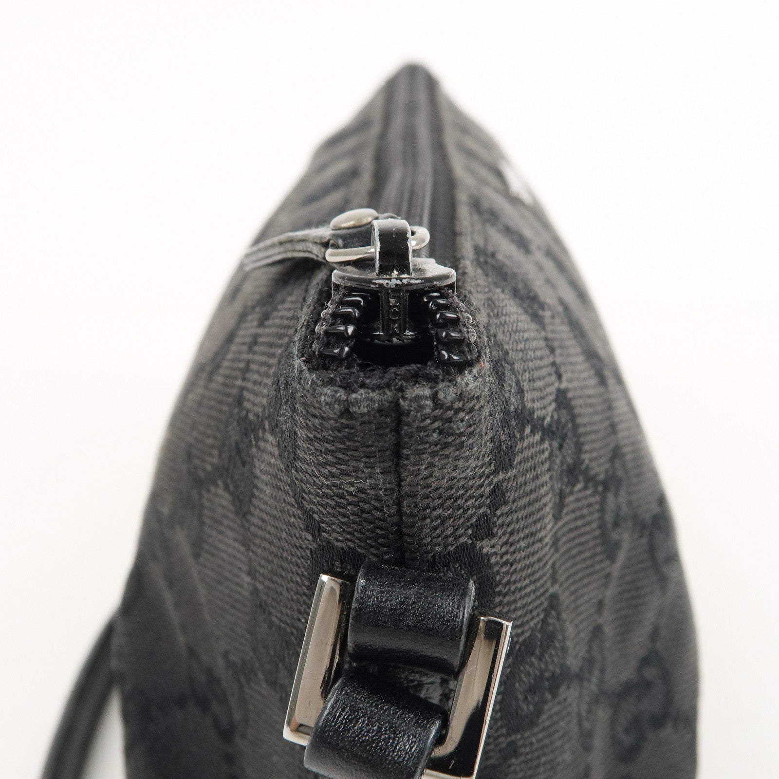 GUCCI VINTAGE PATENT LEATHER BLACK BOAT SHAPED SHOULDER BAG - Still in  fashion
