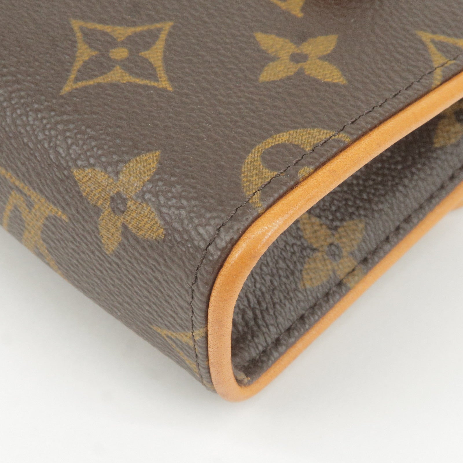 Pochette - Waist - Monogram - M51855 – dct - ep_vintage luxury Store -  Vuitton - Louis - Borsa Louis Vuitton Lockit modello grande in pelle  argentata - Bag - Florentine