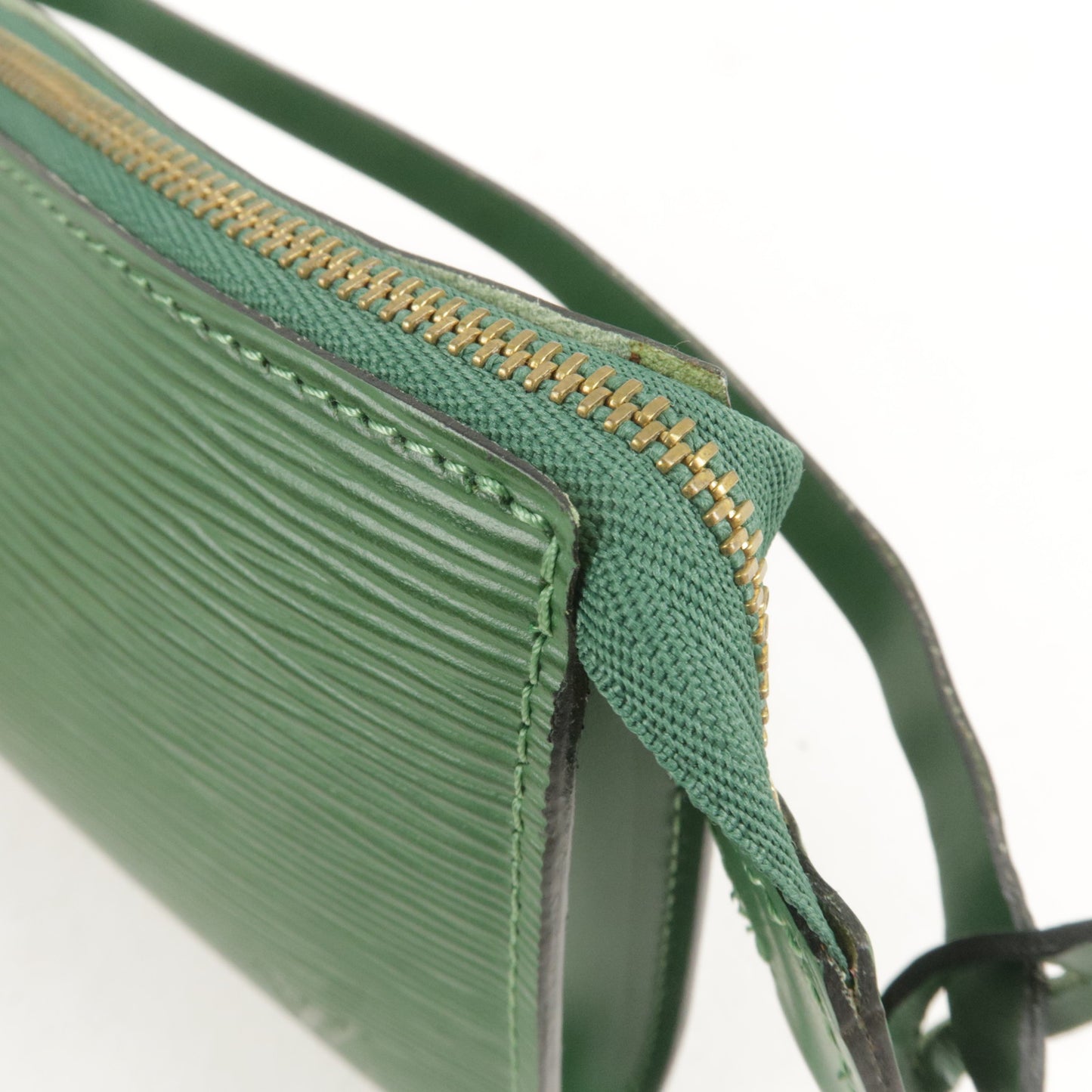 Louis-Vuitton-Epi-Pochette-Accessoires-Pouch-Borneo-Green-M52944 –  dct-ep_vintage luxury Store