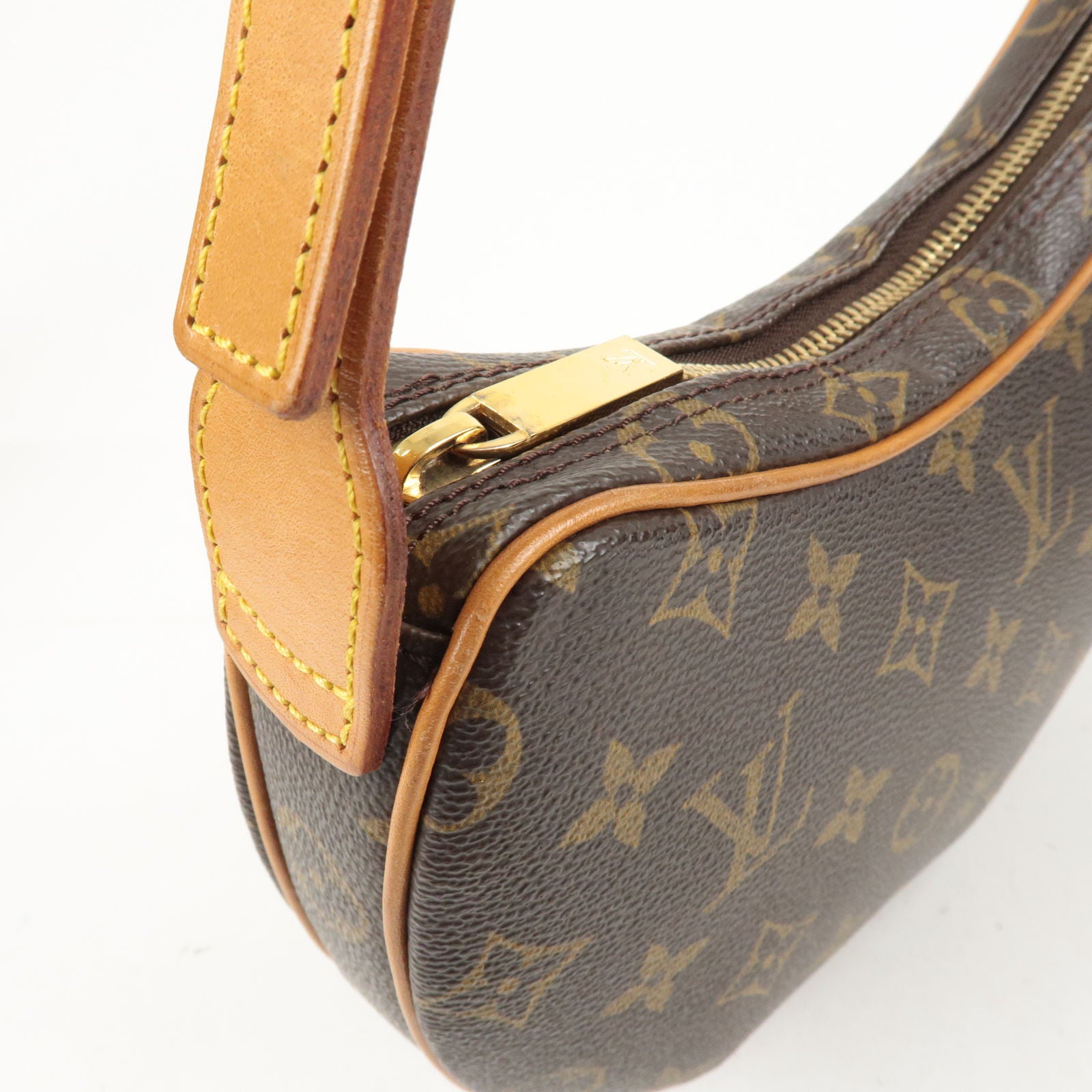 Louis Vuitton 2006 pre-owned Marly Bandouliere Crossbody Bag - Farfetch
