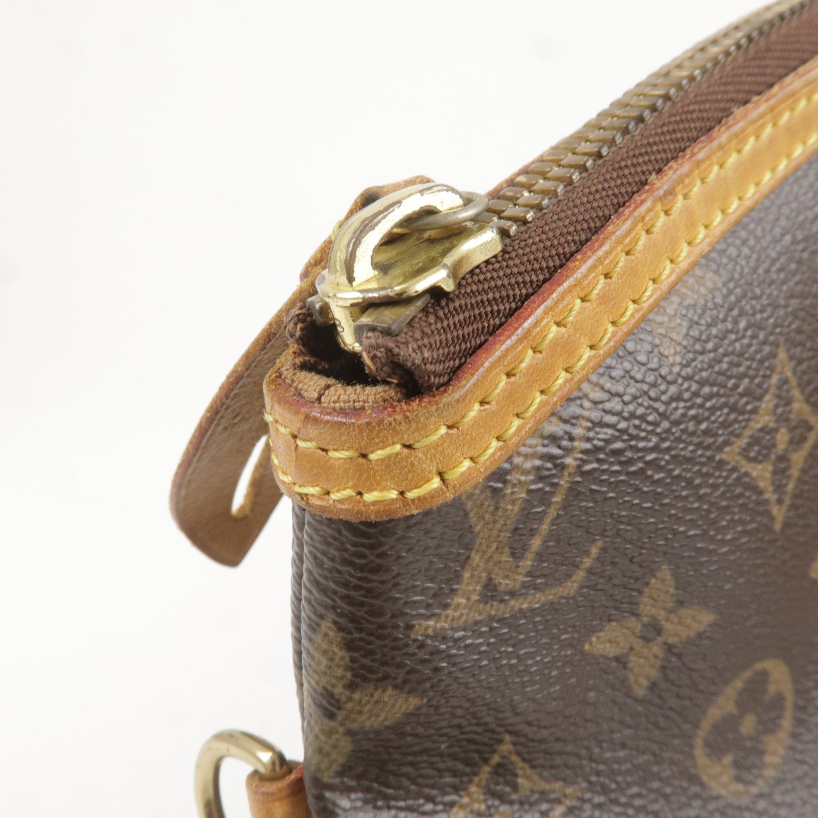 Louis-Vuitton-Monogram-Lockit-Horizontal-Shoulder-Bag-M40104 – dct