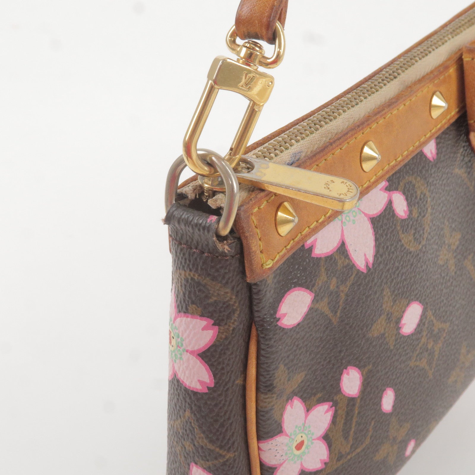 Louis Vuitton, Bags, Louis Vuitton Monogram Cherry Blossom Pochette  Accessoires M9206 Lv Auth Bs3386