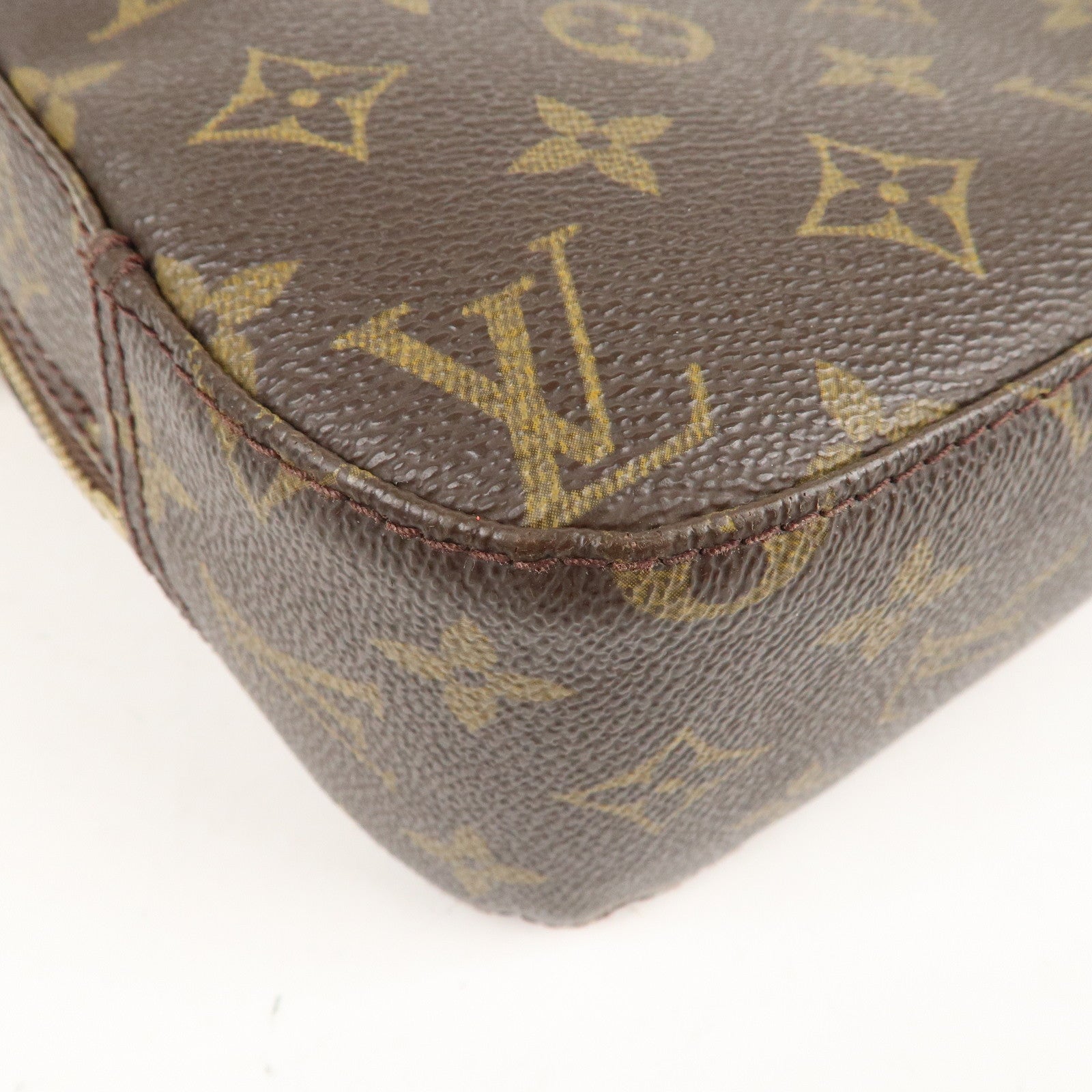 authentic LOUIS VUITTON monogram canvass spontini bag, Luxury