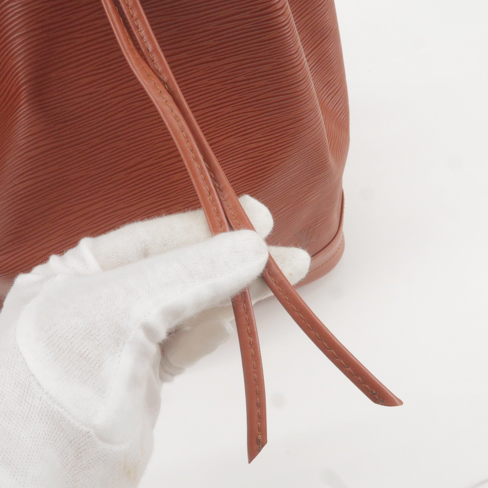 Noé cloth handbag Louis Vuitton Brown in Cloth - 38042296