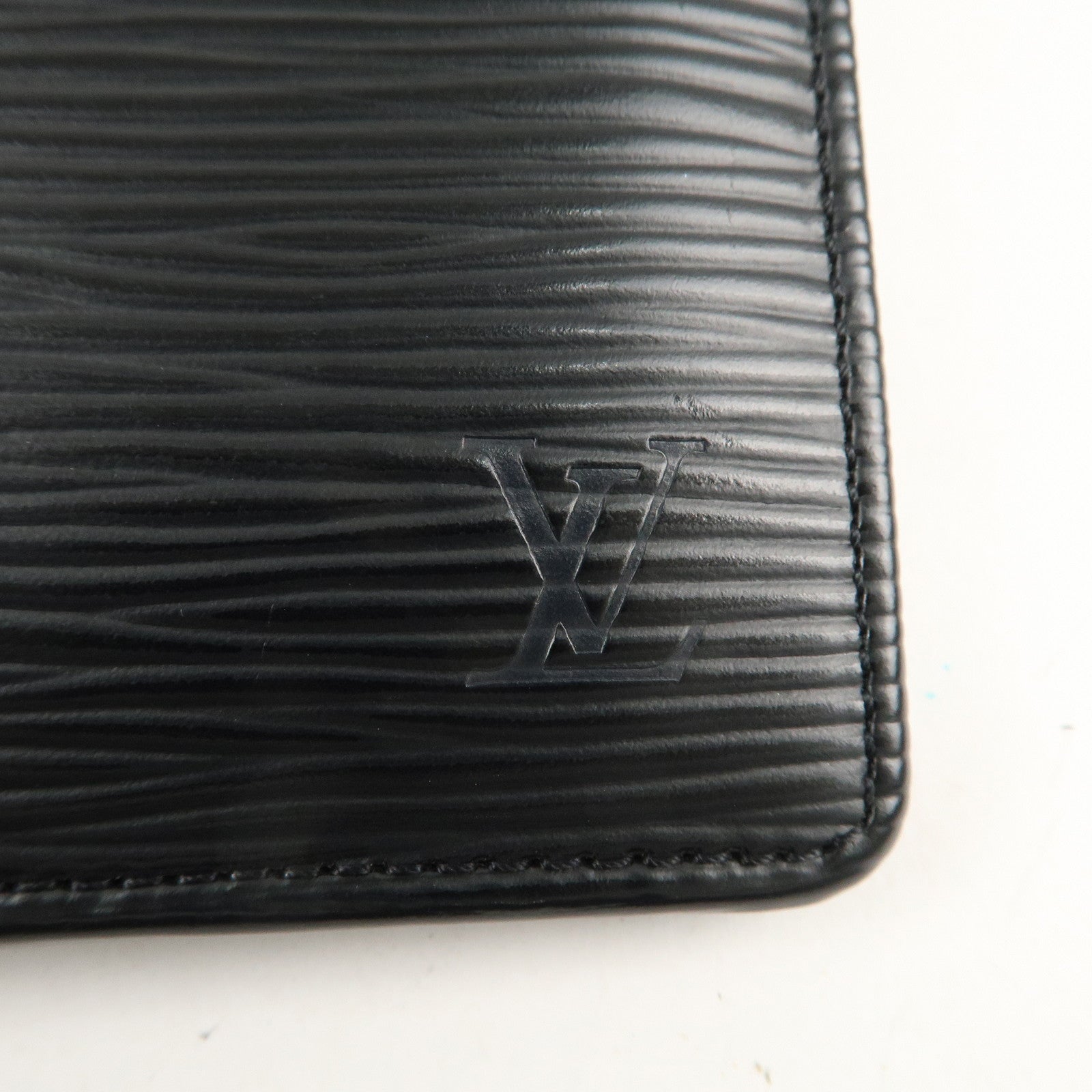 Louis Vuitton, Accessories, Louis Vuitton Louis Vuitton Portefeuille  Multiple Bifold Wallet M6662 Epi Le