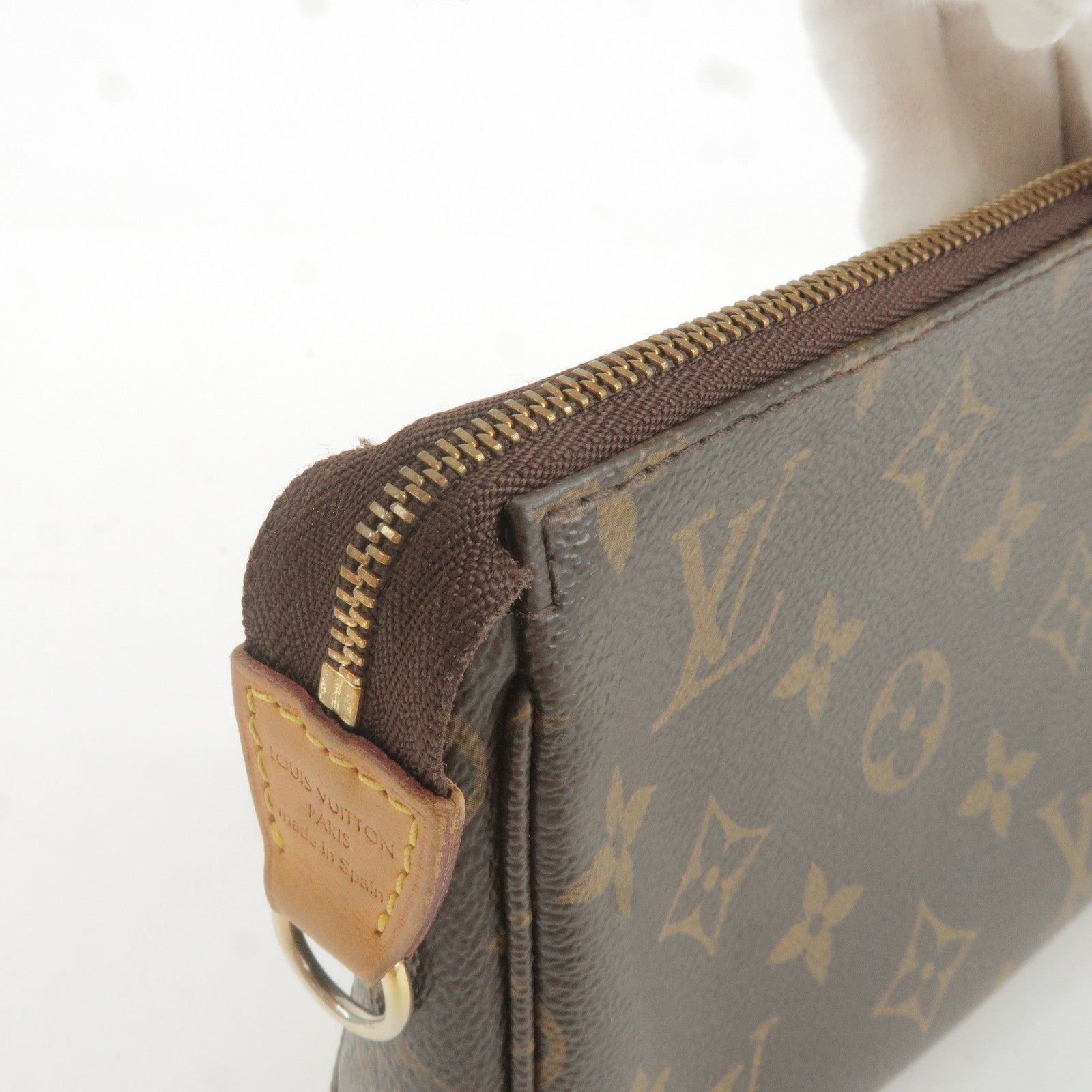 Shop Louis Vuitton MONOGRAM Pochette accessoires (M40712) by inthewall