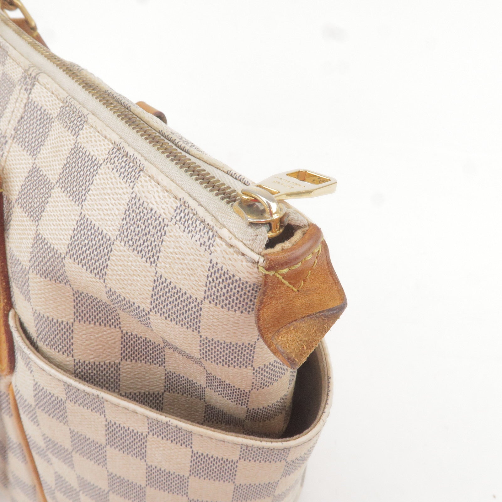 Louis Vuitton pochette accessoires in beige monogram patent leather and  natural leather - Bag - Damier - Tote - ep_vintage luxury Store - Louis -  N51262 – dct - MM - Vuitton - Totally - Azur