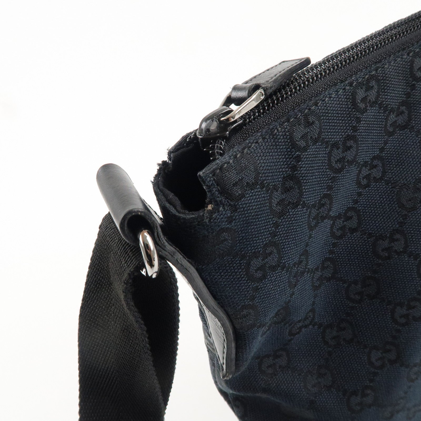 GUCCI GG Canvas Leather Shoulder Bag Crossbody Bag Black 145857