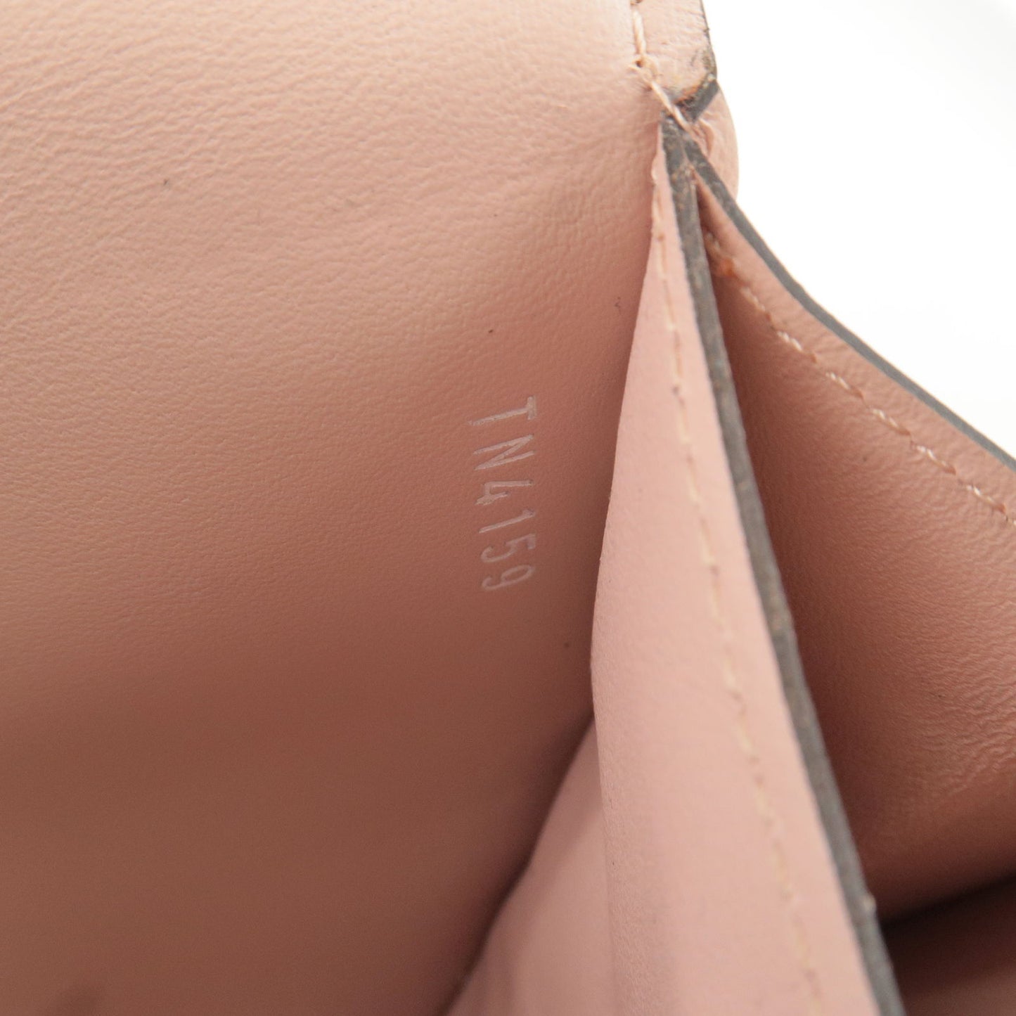 Louis-Vuitton-Monogram-Mahina-Portefeuille-Iris-Long-Wallet-M60145