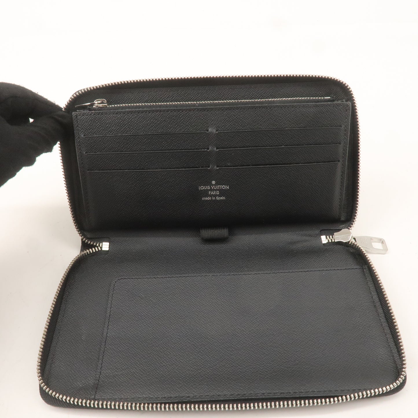 Louis Vuitton Taiga Organizer NM Long Wallet Noir Black M30056