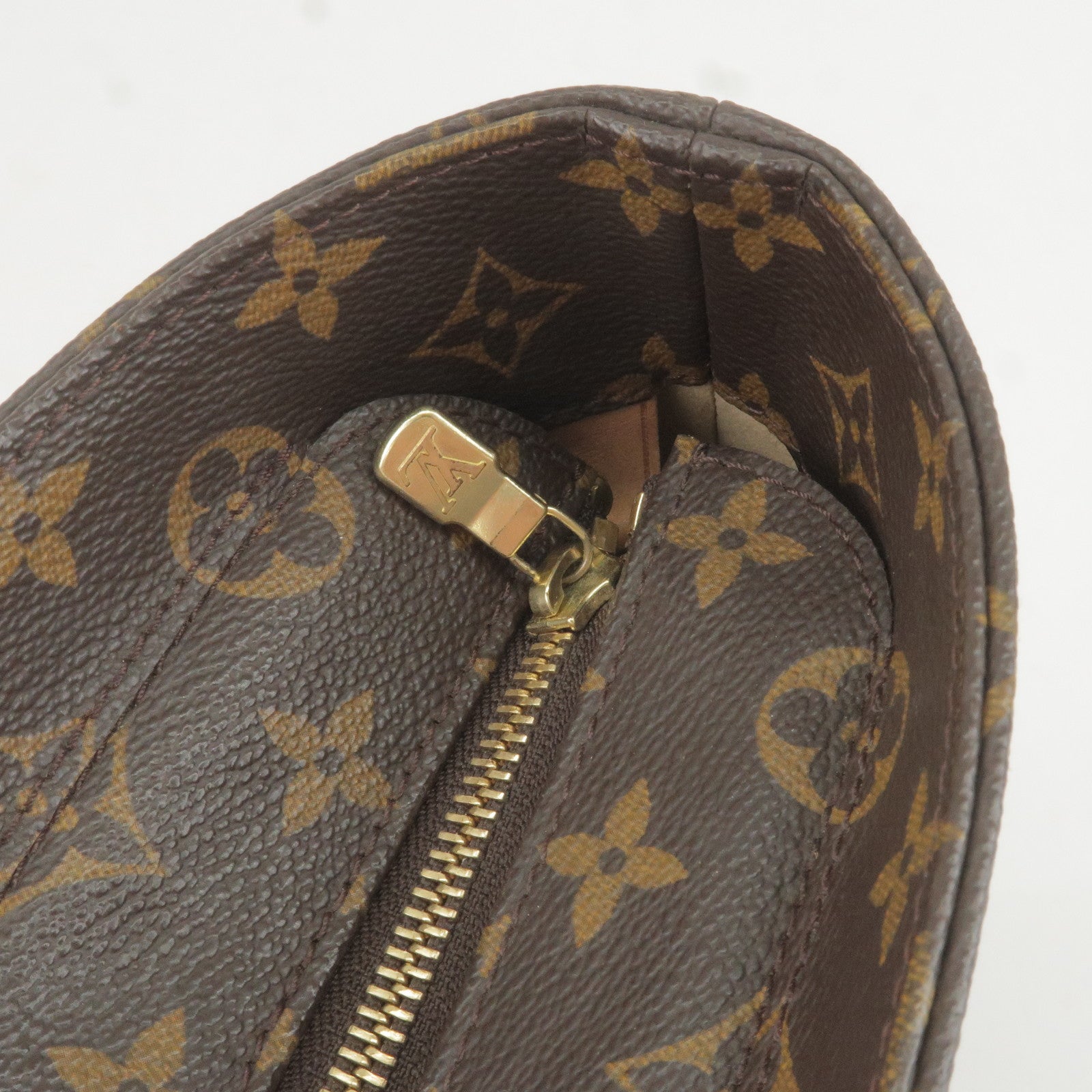 louis vuitton tote bags with zipper