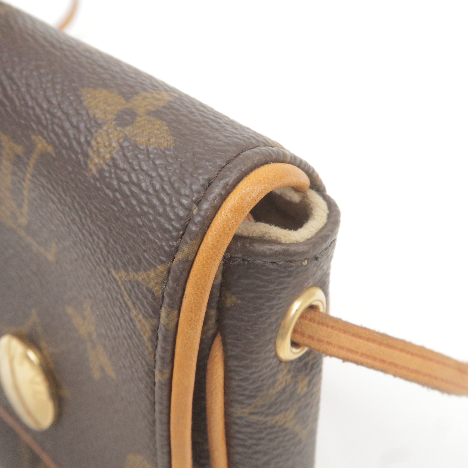 Louis-Vuitton-Monogram-Pochette-Cancun-Shoulder-Bag-M60018 16 1e8e0331 810d 4ef9 a966 1c6f1de2909c