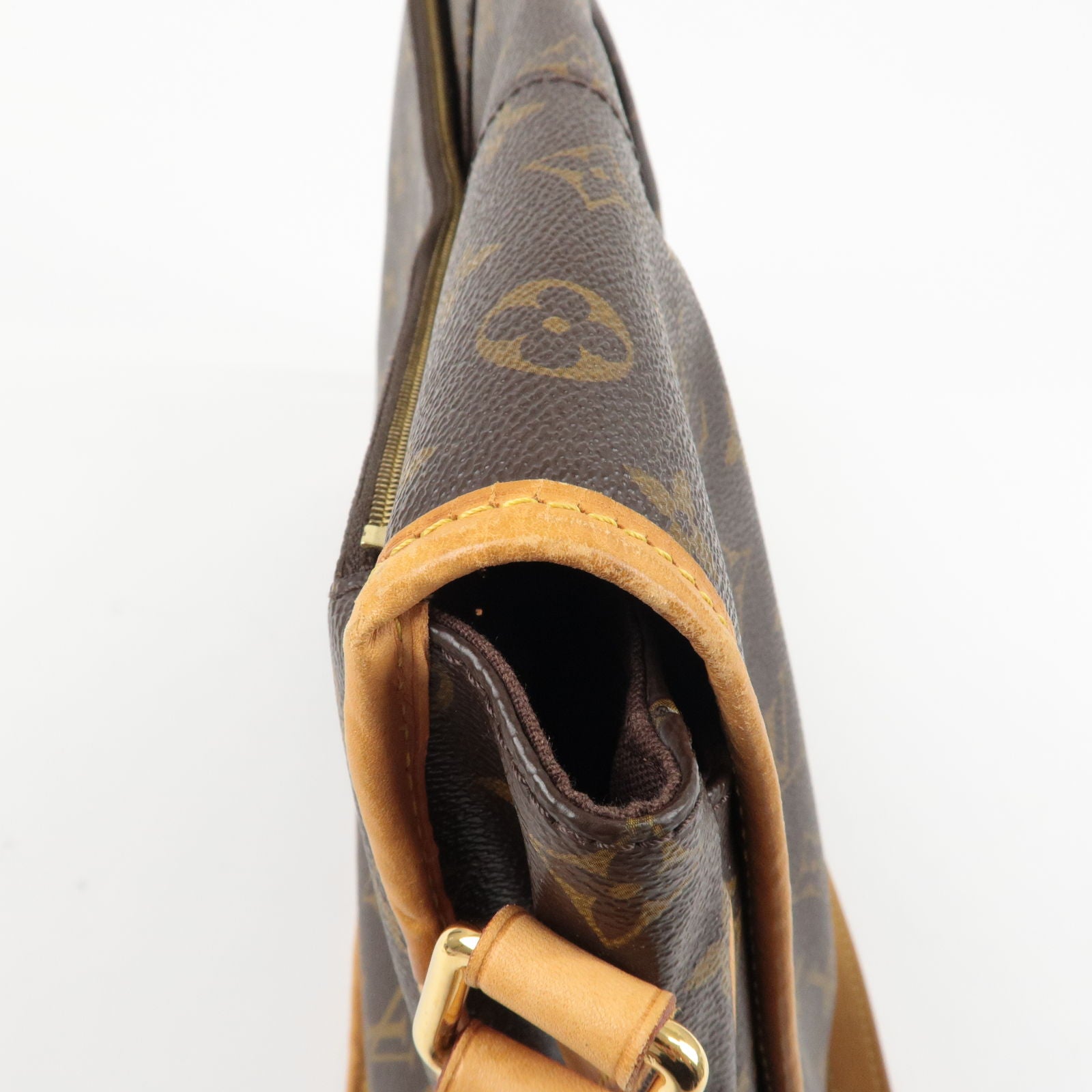 Bag - Shoulder - MM - Vuitton - Monogram - Menilmontant - Louis