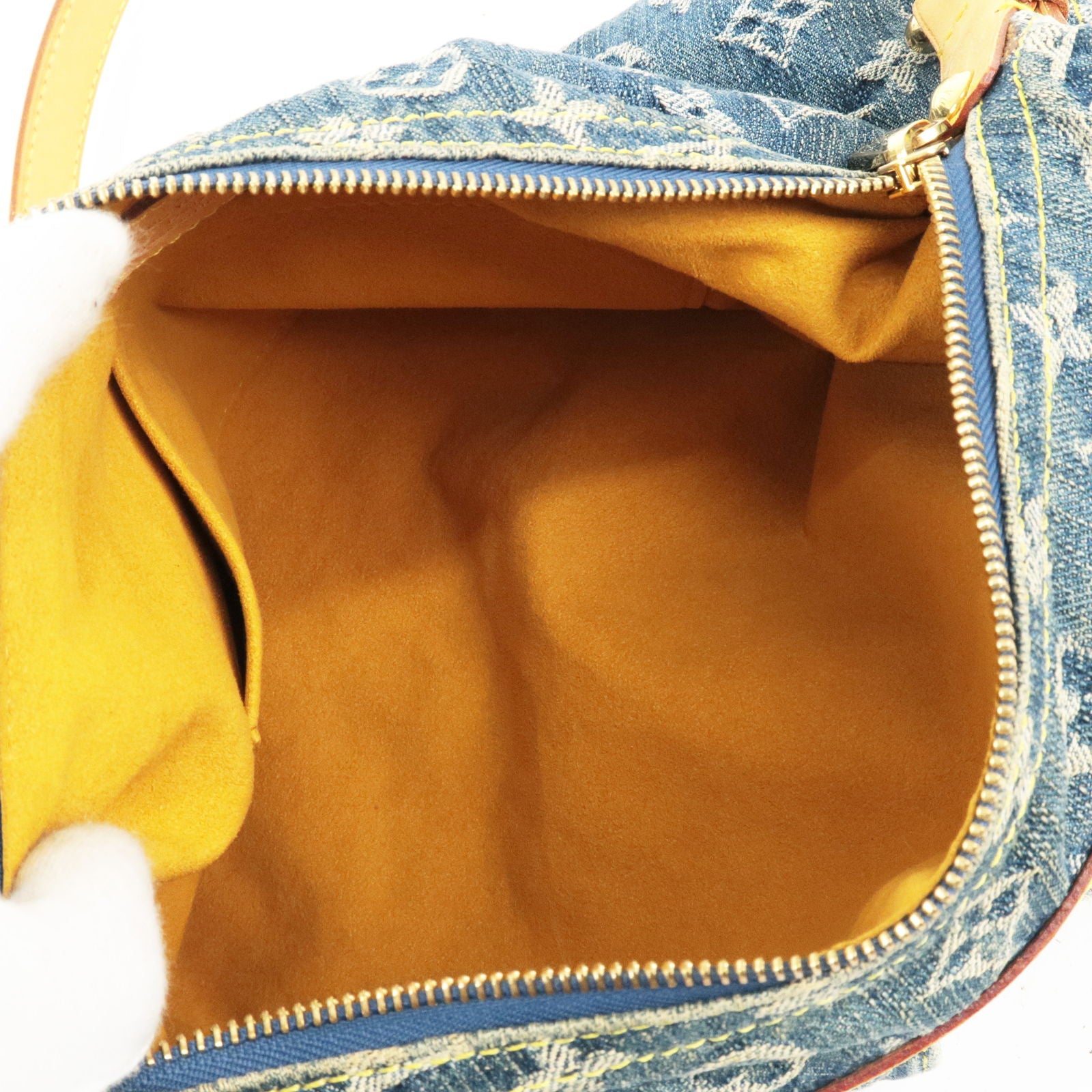 Louis Vuitton 2008 pre-owned Monogram Denim Baggy PM Shoulder Bag - Farfetch