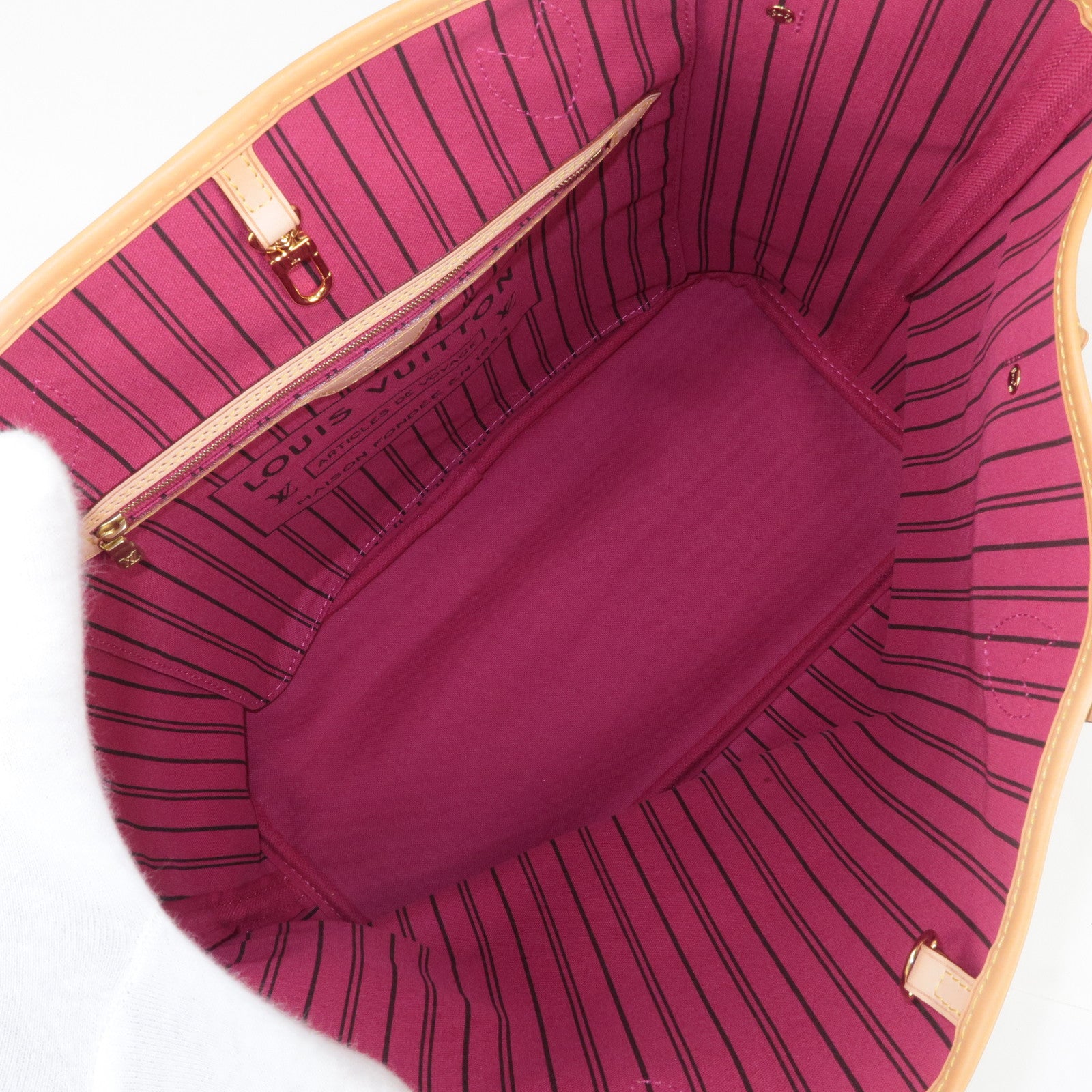Louis Vuitton Neverfull Pouch Wrislet - Monogram Red Interior