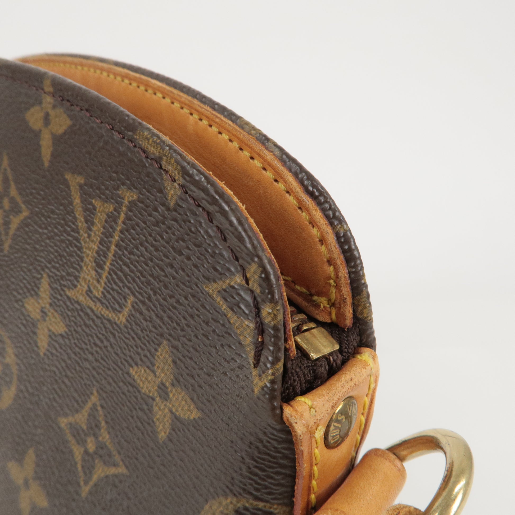 Vuitton - Shoulder - Monogram - Drouot - Bag - M51290 – Louis Vuitton Demi  Lune handbag in beige epi leather - Cross - Louis - LOUIS VUITTON Soufflot  BB Monogram Canvas Shoulder Crossbody Bag Black - Body
