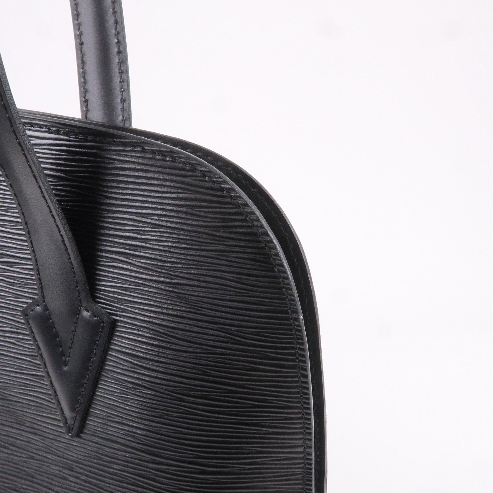 Louis Vuitton Vintage Epi Lussac - Black Shoulder Bags, Handbags