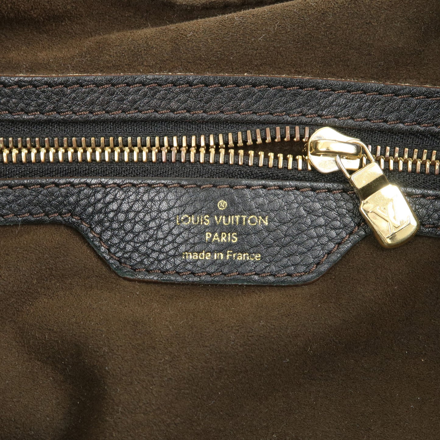Louis-Vuitton-Monogram-Mahina-XL-Shoulder-Bag-Noir-Black-M95547