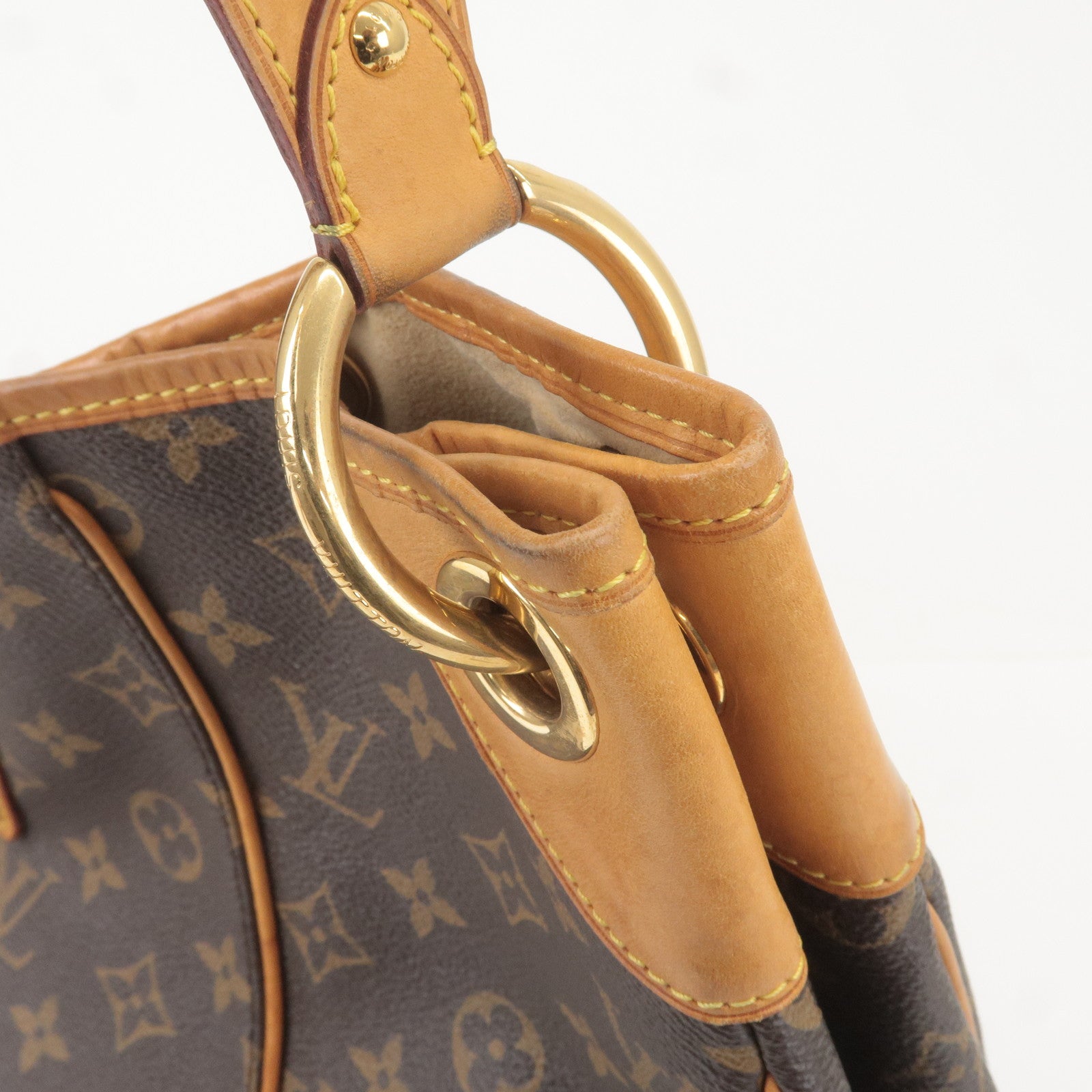 Galliera leather handbag Louis Vuitton Beige in Leather - 20886469