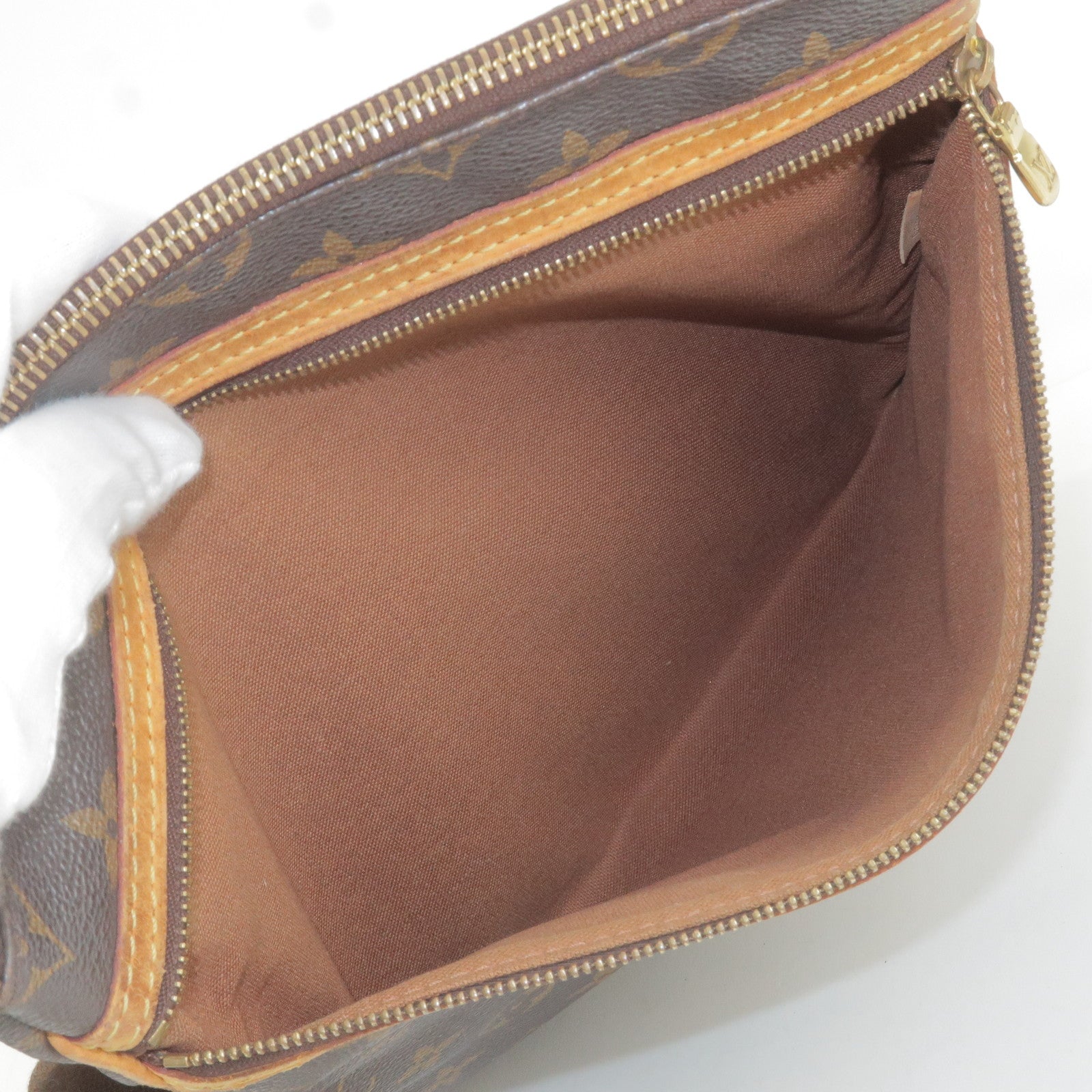 Vuitton - Shoulder - Louis Vuitton 2010s Oberteil mit transparenten  Einsätzen Weiß - owned Speedy 25 handbag - Louis - Pochette - M40044 –  Louis Vuitton 2005 pre - Monogram - Bag - Bosphore