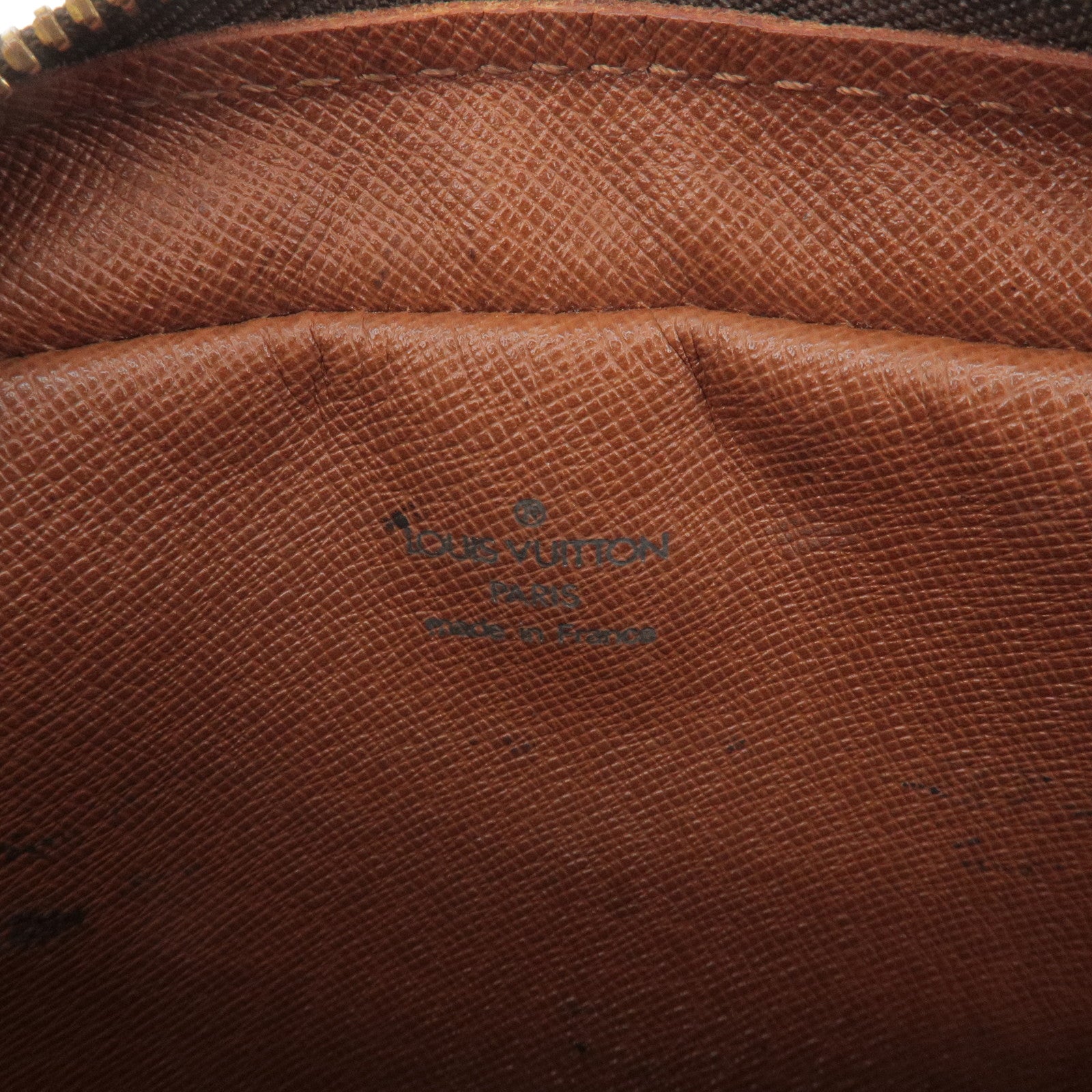 Limited Edition:Brand New/Louis Vuitton Speaker Clutch in brown monogram  canvas