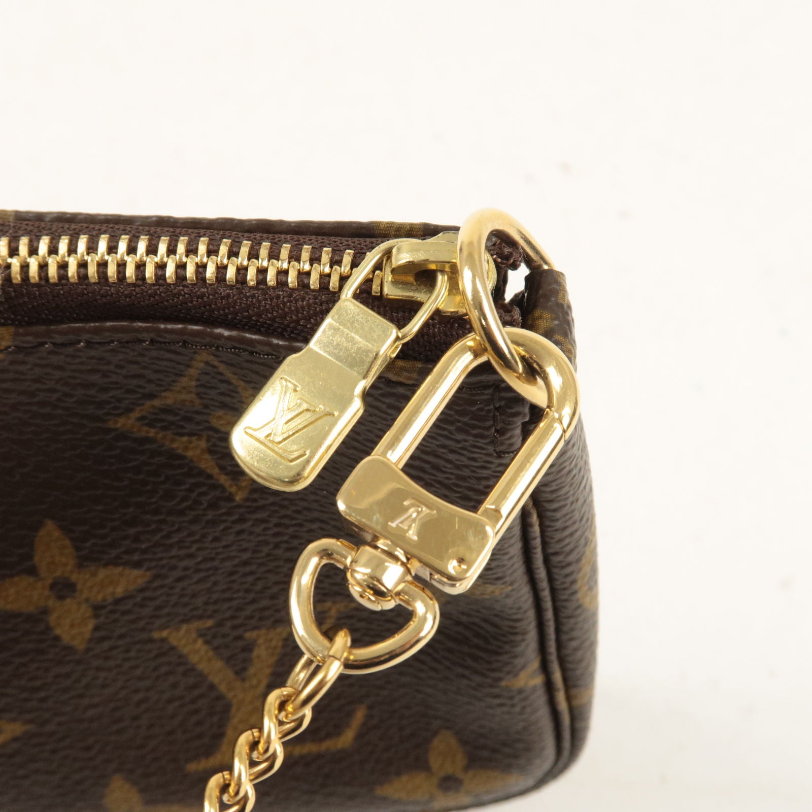 Louis-Vuitton-Monogram-Mini-Pochette-Accessoires-M58009 – dct-ep_vintage  luxury Store