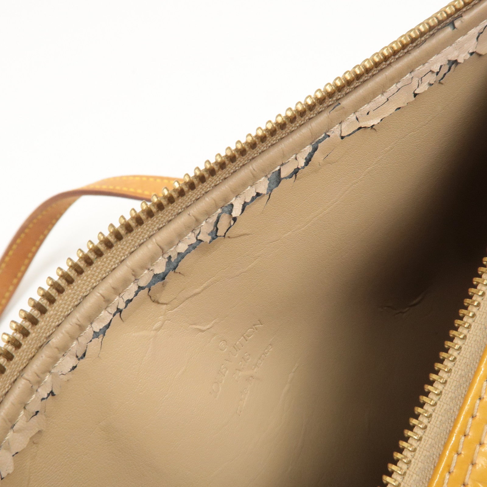 Authentic LOUIS VUITTON Bedford Beige Vernis Leather Hand Bag