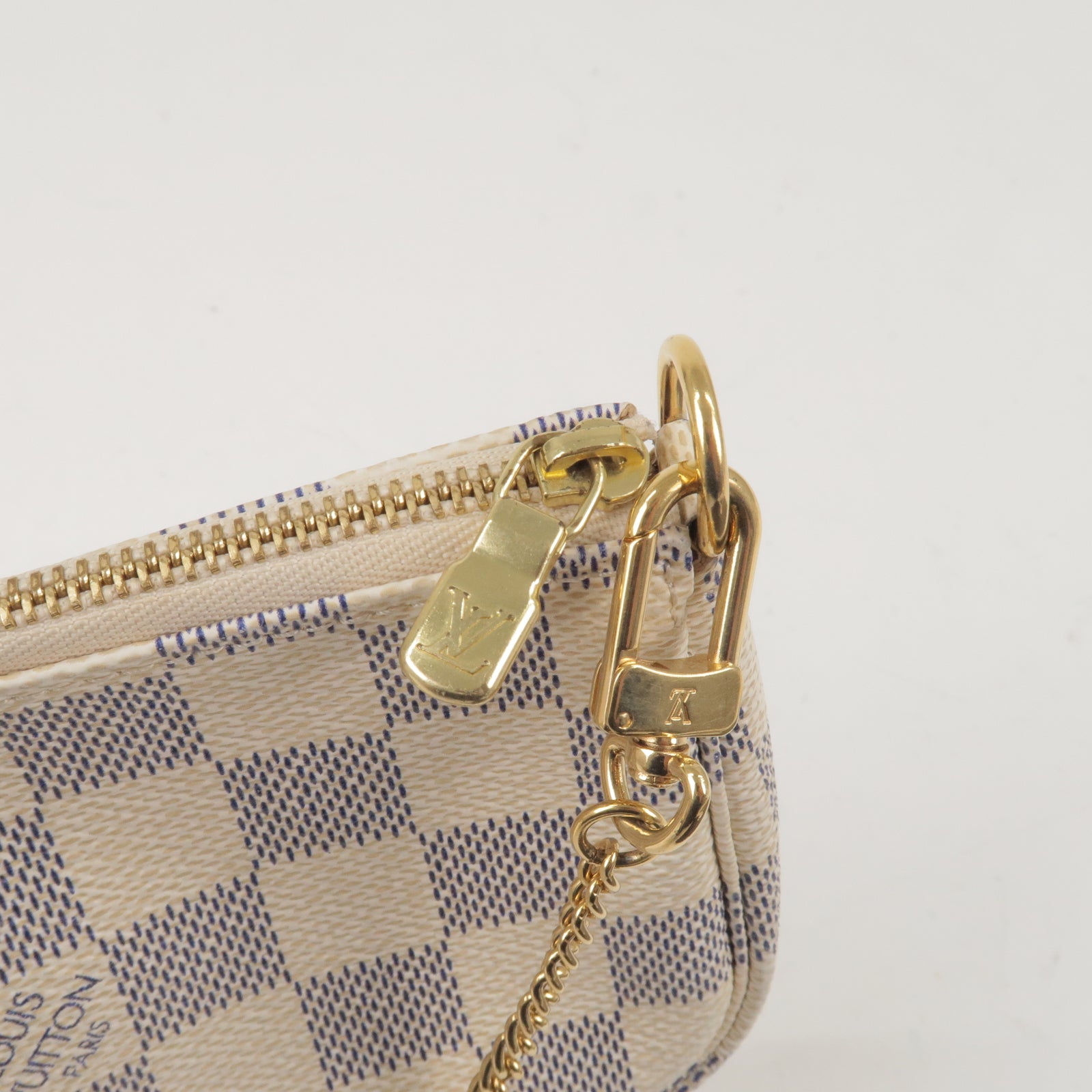 Louis Vuitton pre-owned Troca PM Crossbody Bag - Farfetch