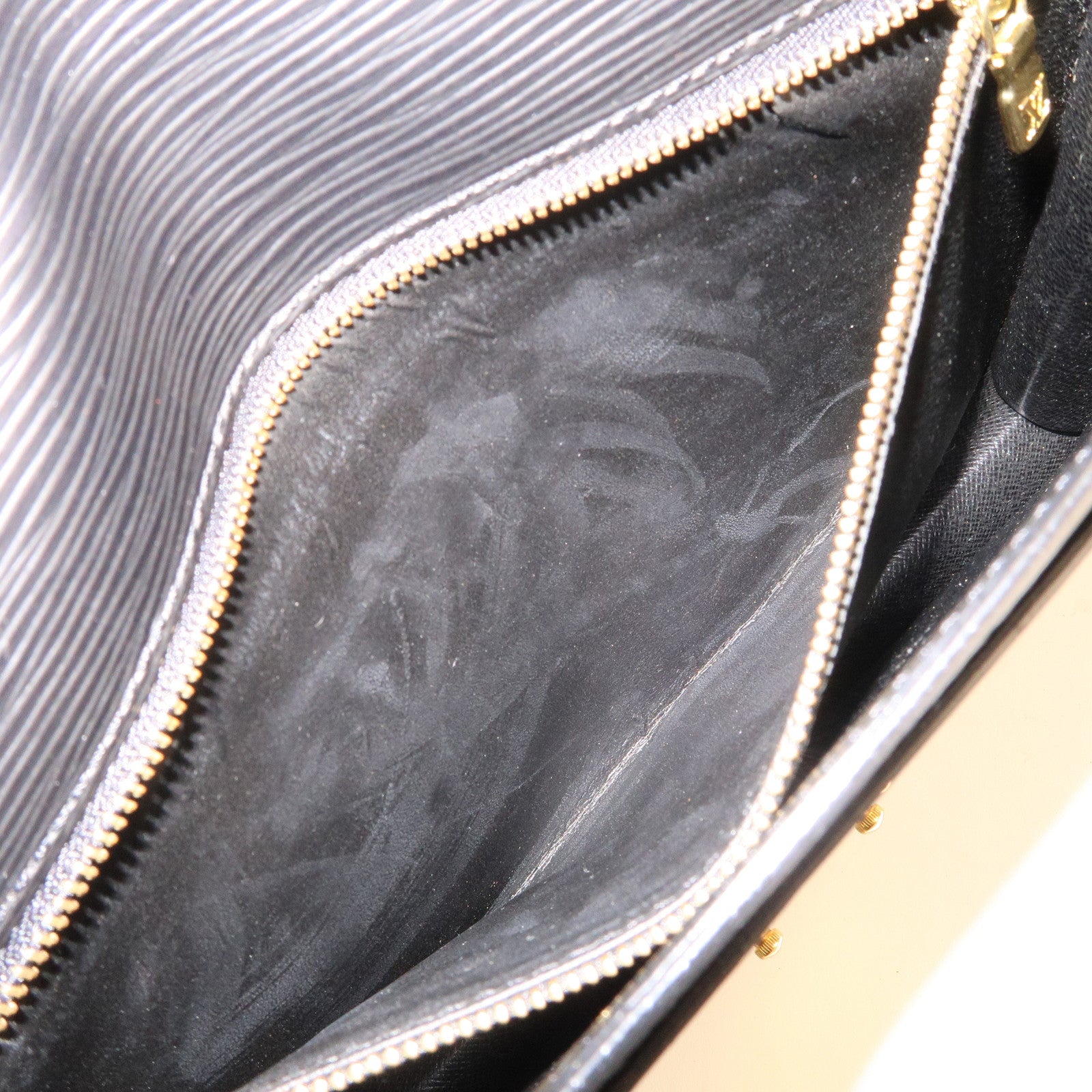 Louis-Vuitton-Epi-Serie-Dragonne-Clutch-Bag-Noir-Black-M52612 –  dct-ep_vintage luxury Store