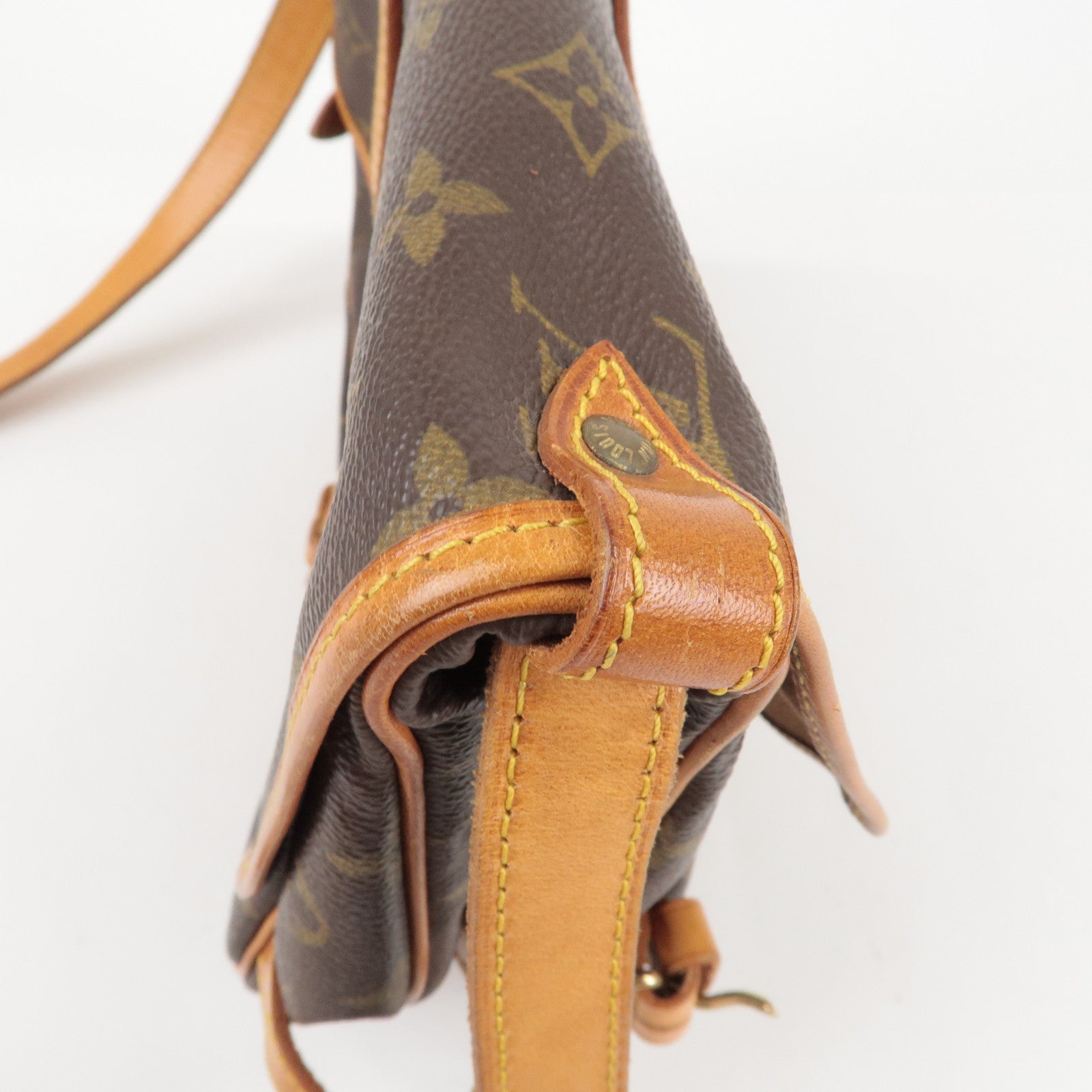 Louis Vuitton Saumur 30 Damier Azur Canvas Shoulder Bag on SALE