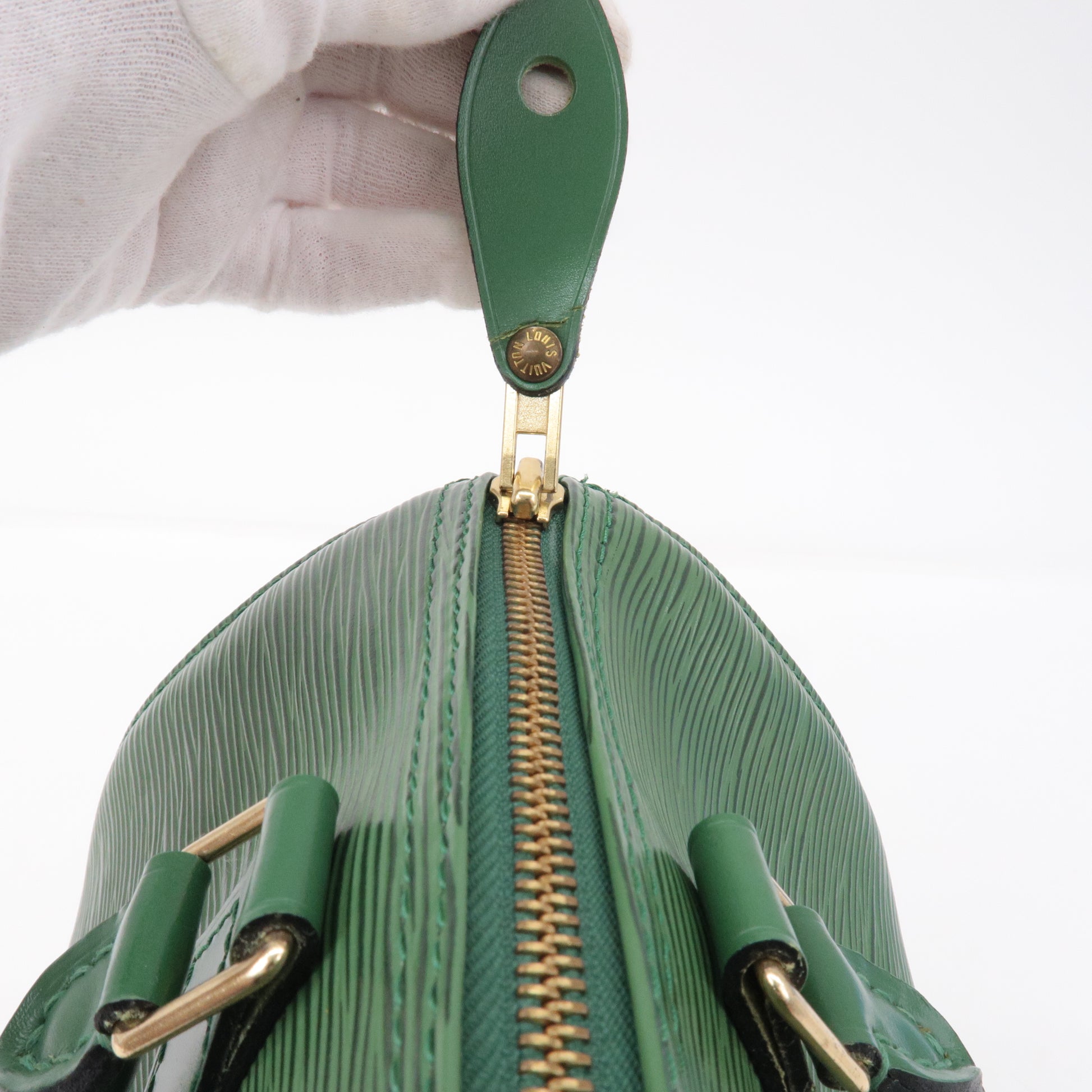 Louis Vuitton Epi Speedy 25 Hand Boston Bag Borneo Green M43014 – Timeless  Vintage Company