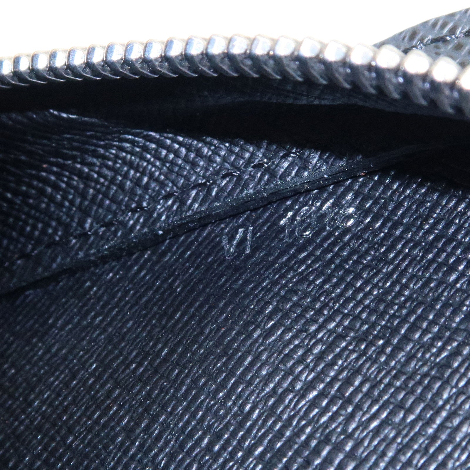 Louis Vuitton Pochette Baikal Clutch Taiga Leather at 1stDibs  louis  vuitton taiga pochette, lv taiga clutch, louis vuitton taiga baikal clutch