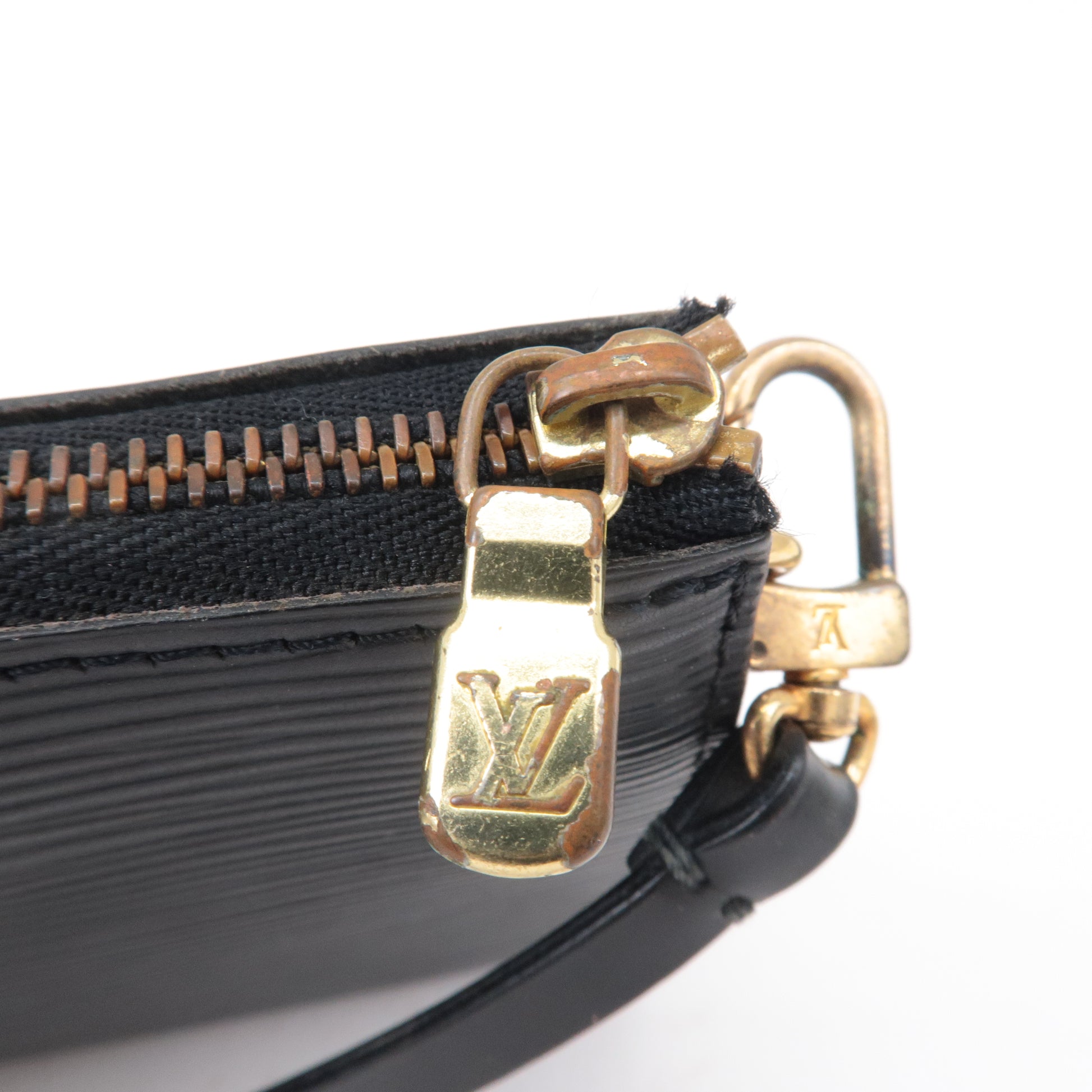 Authentic Louis Vuitton Epi Pochette Accessoires Pouch Black M52942 LV  7041G