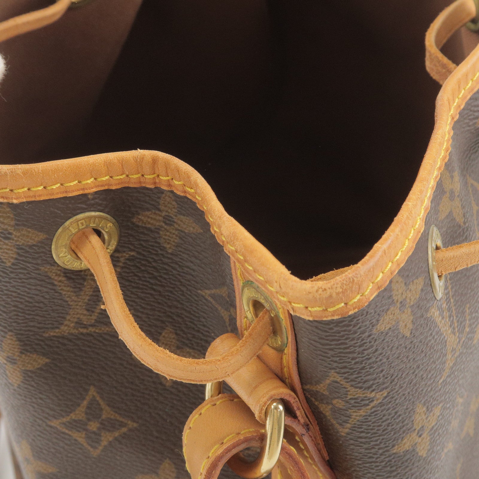 On Loafers in Black Leather - Petit - Bag - Monogram - Vuitton - M42226 – Louis  Vuitton Saint Germain Slip - Shoulder - Noe - Louis Vuitton Nano BB - Louis