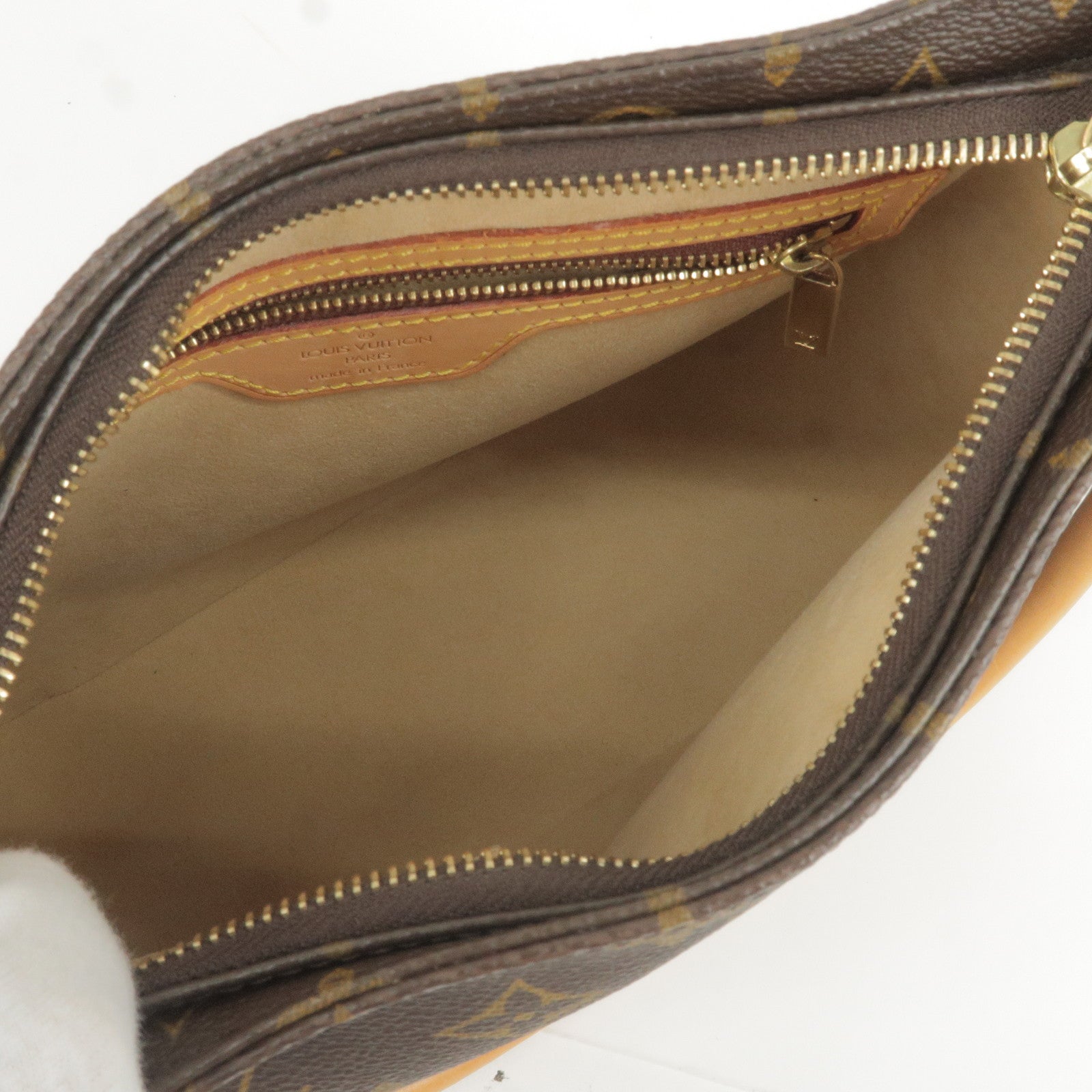 Louis Vuitton Shoulder Bag Monogram Looping MM M51146 – Timeless