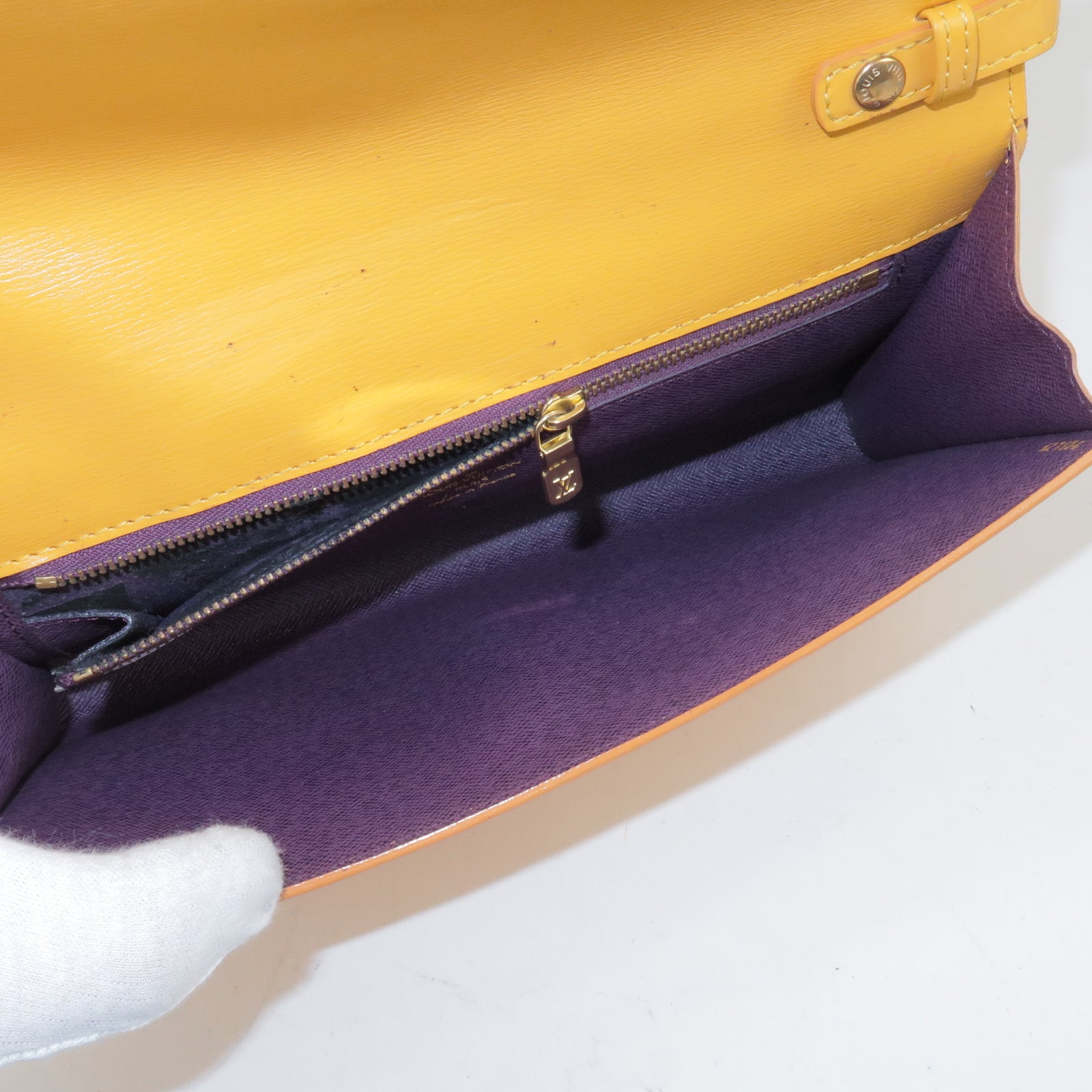 Louis-Vuitton-Epi-Pochette-Arche-Shoulder-Bag-Yellow-M52579 – dct