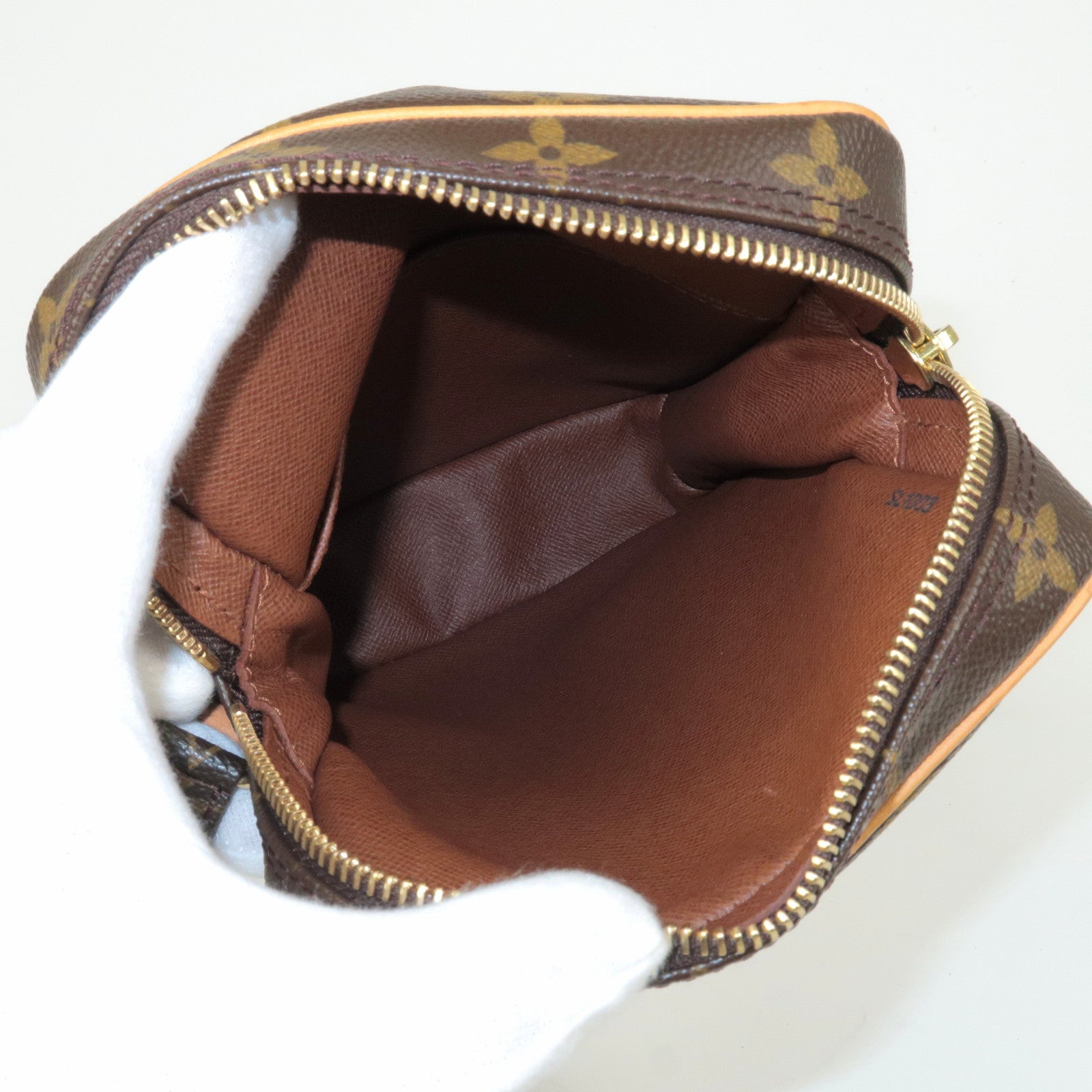 Louis Vuitton Monogram Danube Crossbody Bag – The Don's Luxury Goods