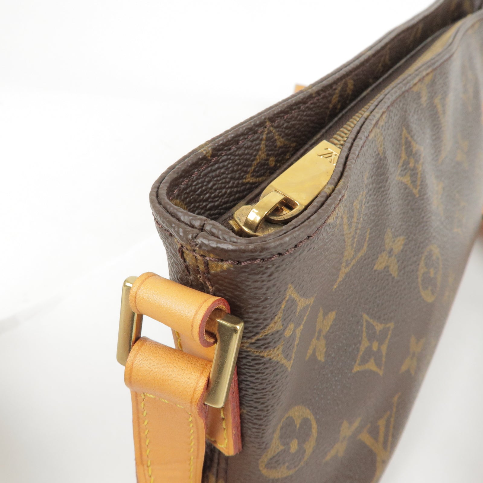 Louis Vuitton Trotteur Shoulder Bag M51240
