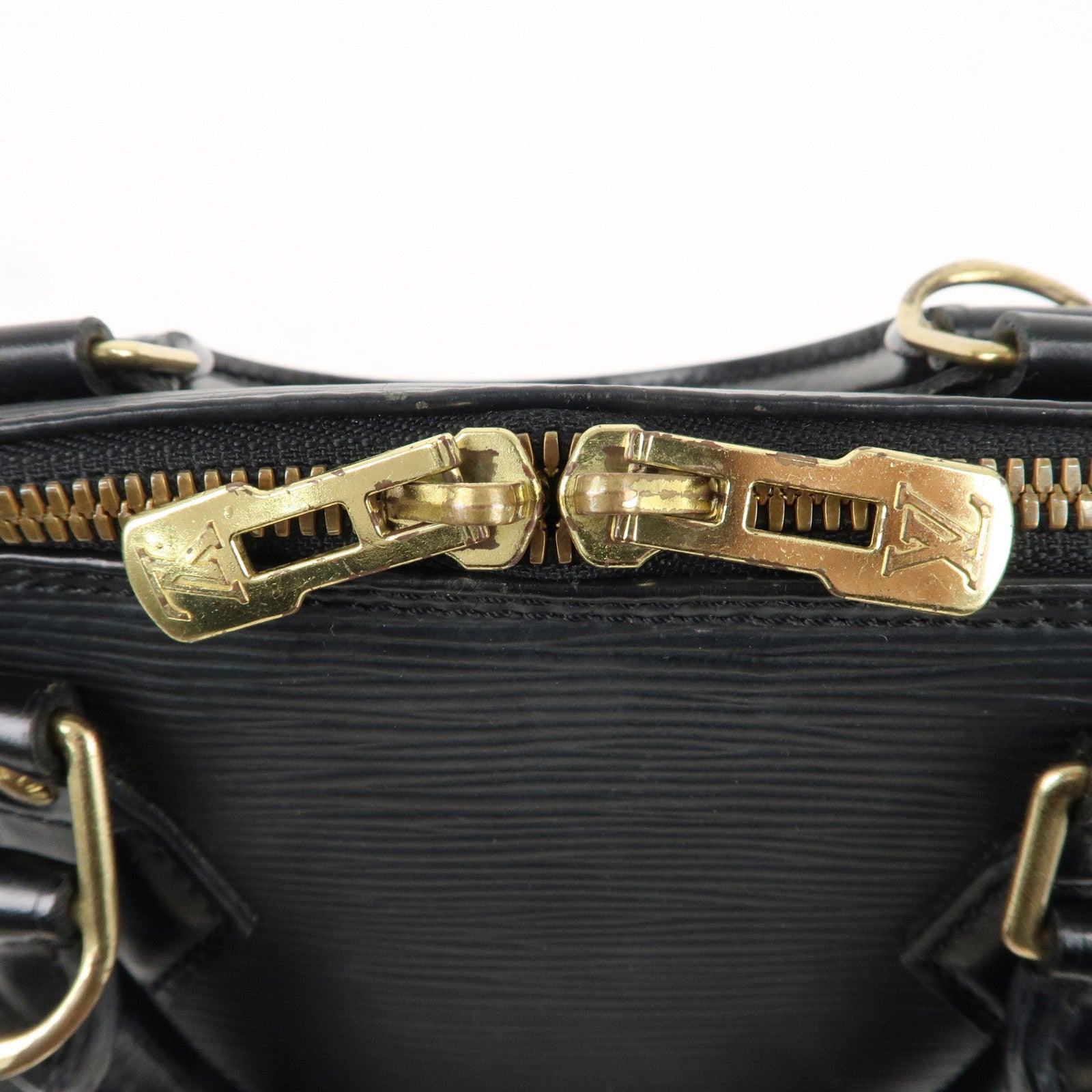 Handbag Louis Vuitton Alma Black Epi M52142 123020011 - Heritage Estate  Jewelry