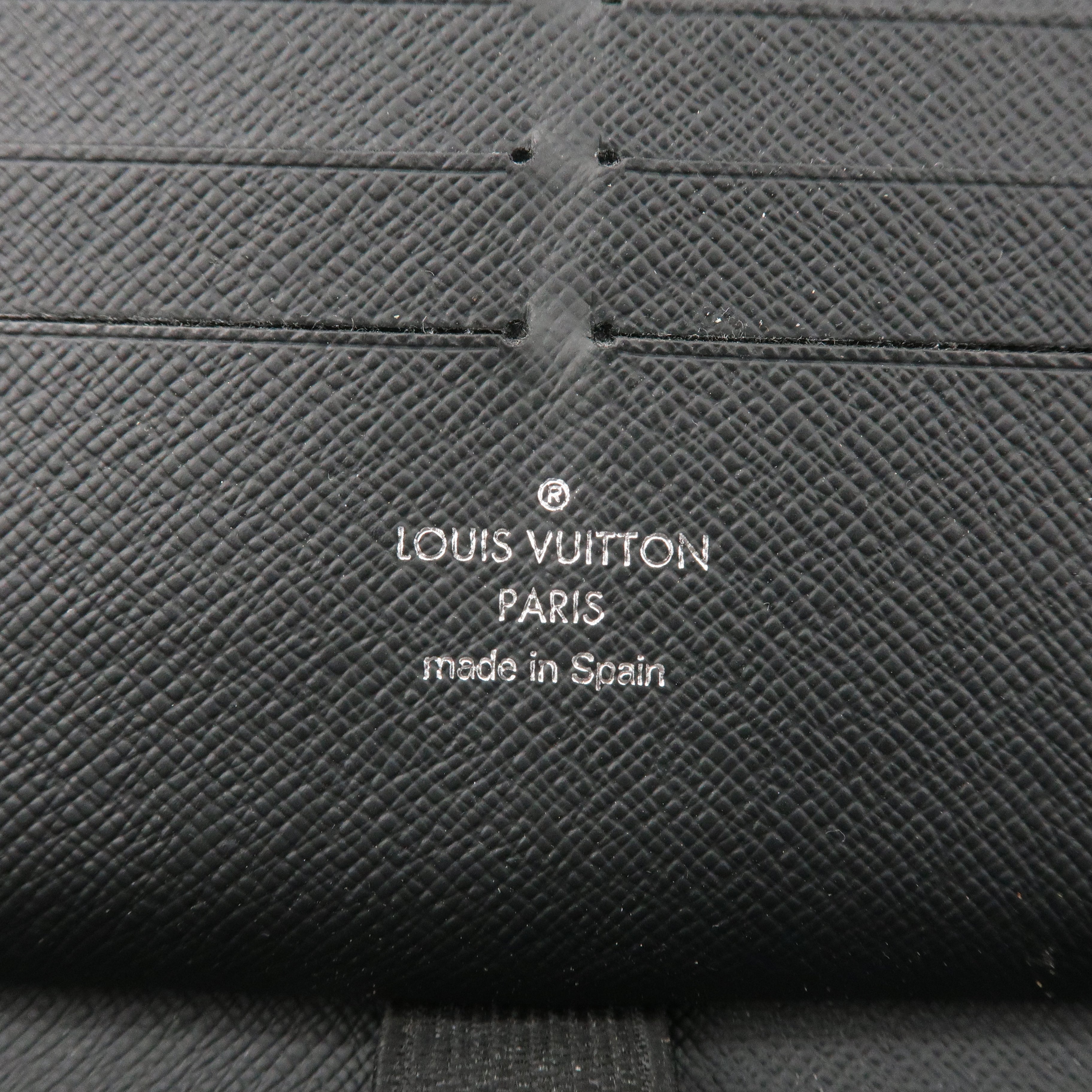 Louis Vuitton Taiga Organizer NM Long Wallet Noir Black M30056