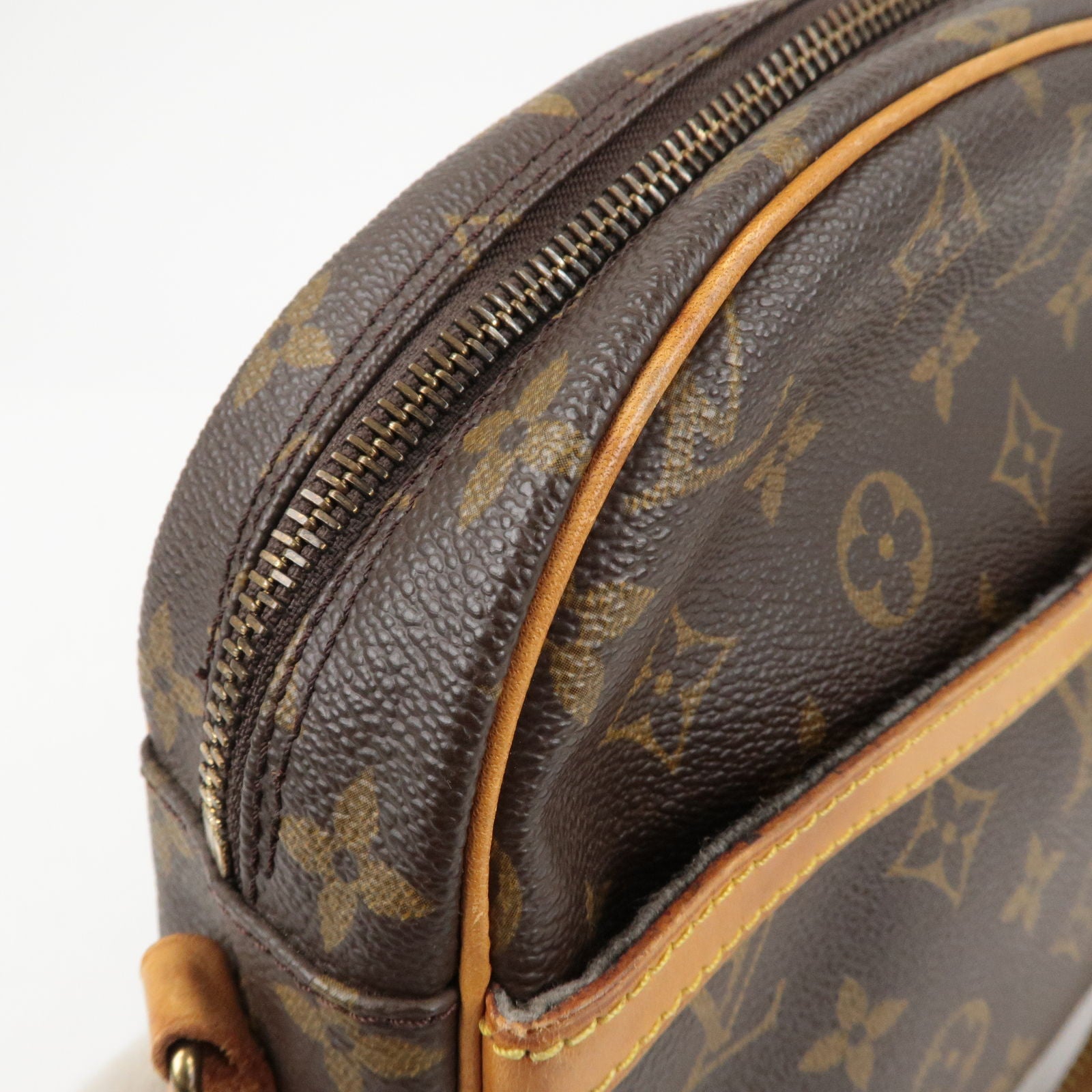 Louis-Vuitton-Monogram-Senlis-Shoulder-Bag-Crossbody-Bag-M51222