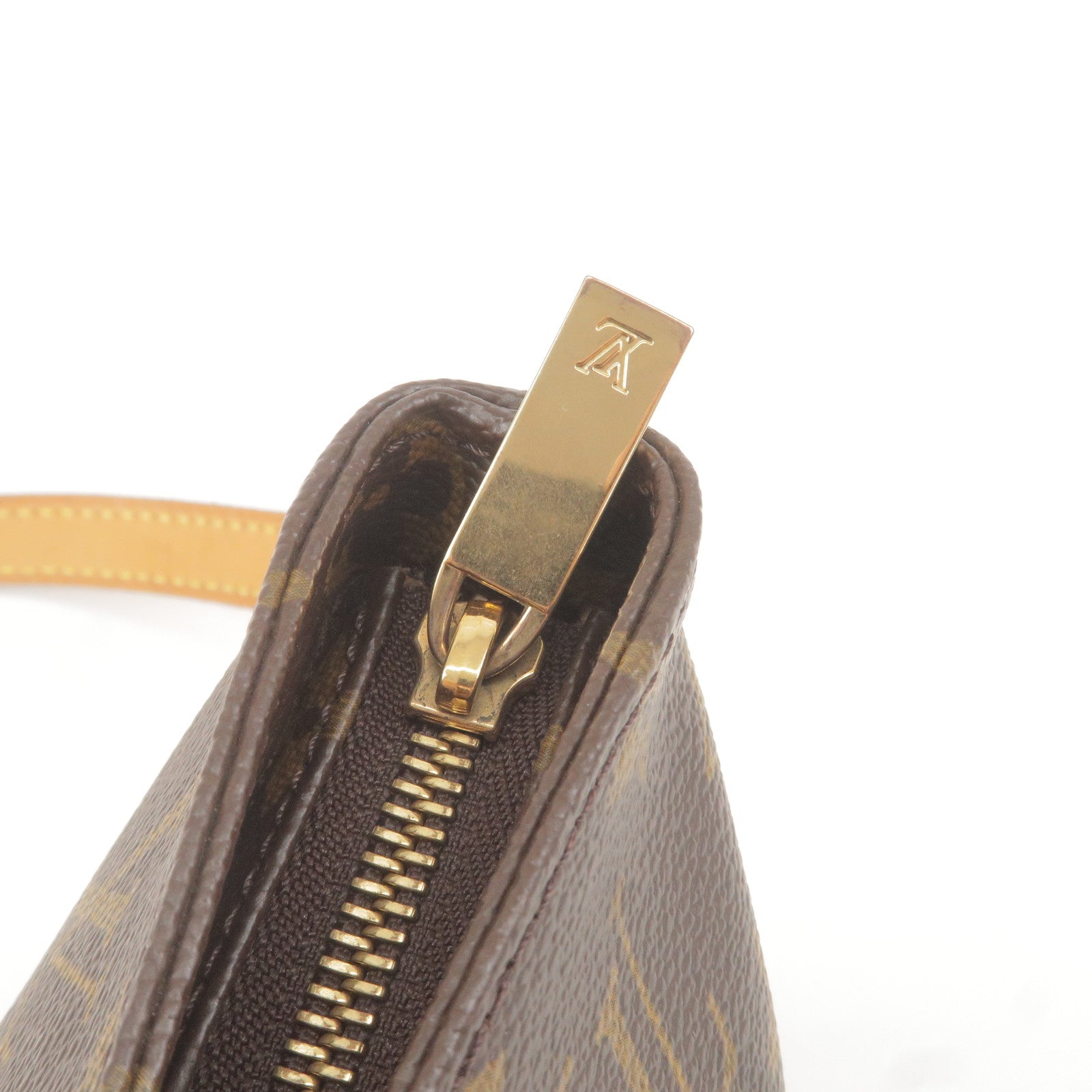 How to turn the Louis Vuitton Toiletry Pouch 26 into a Cross Body Bag with  this AMAZING Kit! 