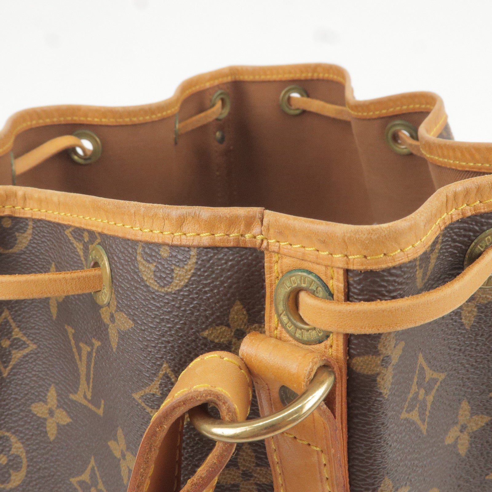 Louis Vuitton Coussin PM sold out !! 4295.00