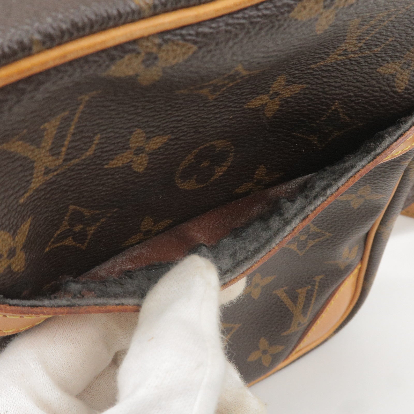Louis Vuitton Danube  Louis vuitton vintage bag, Vintage louis