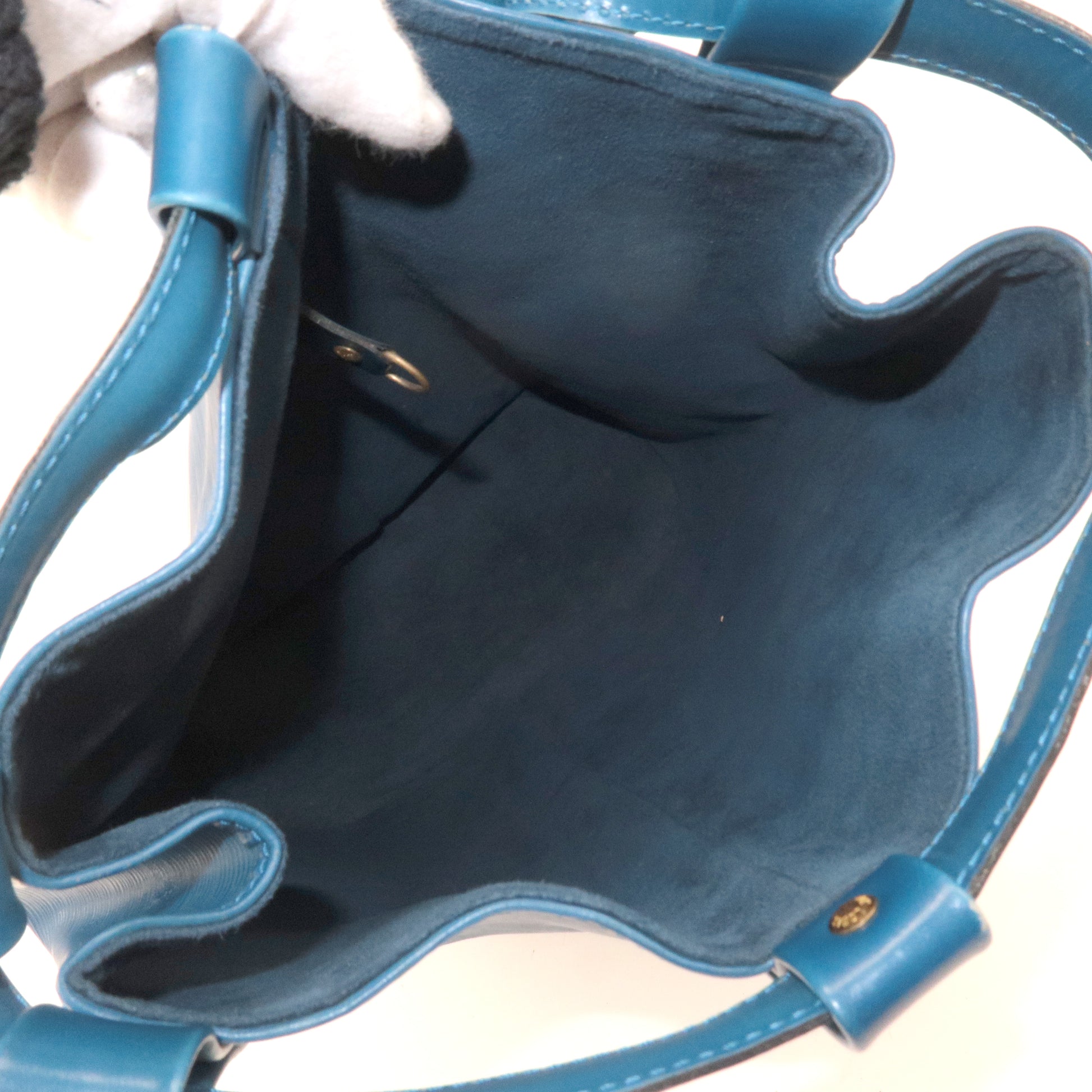 Louis-Vuitton-Epi-Randonnee-PM-Laundry-Bag-Toledo-Blue-M52355