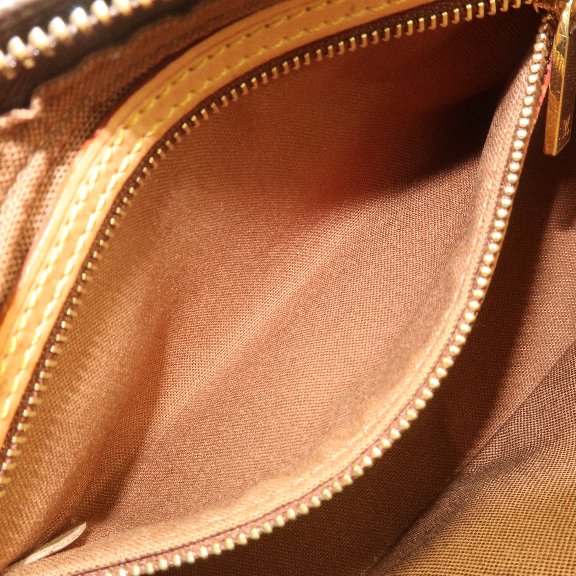 LOUIS VUITTON Leather Beige For Eva and Similar Shoulder Strap
